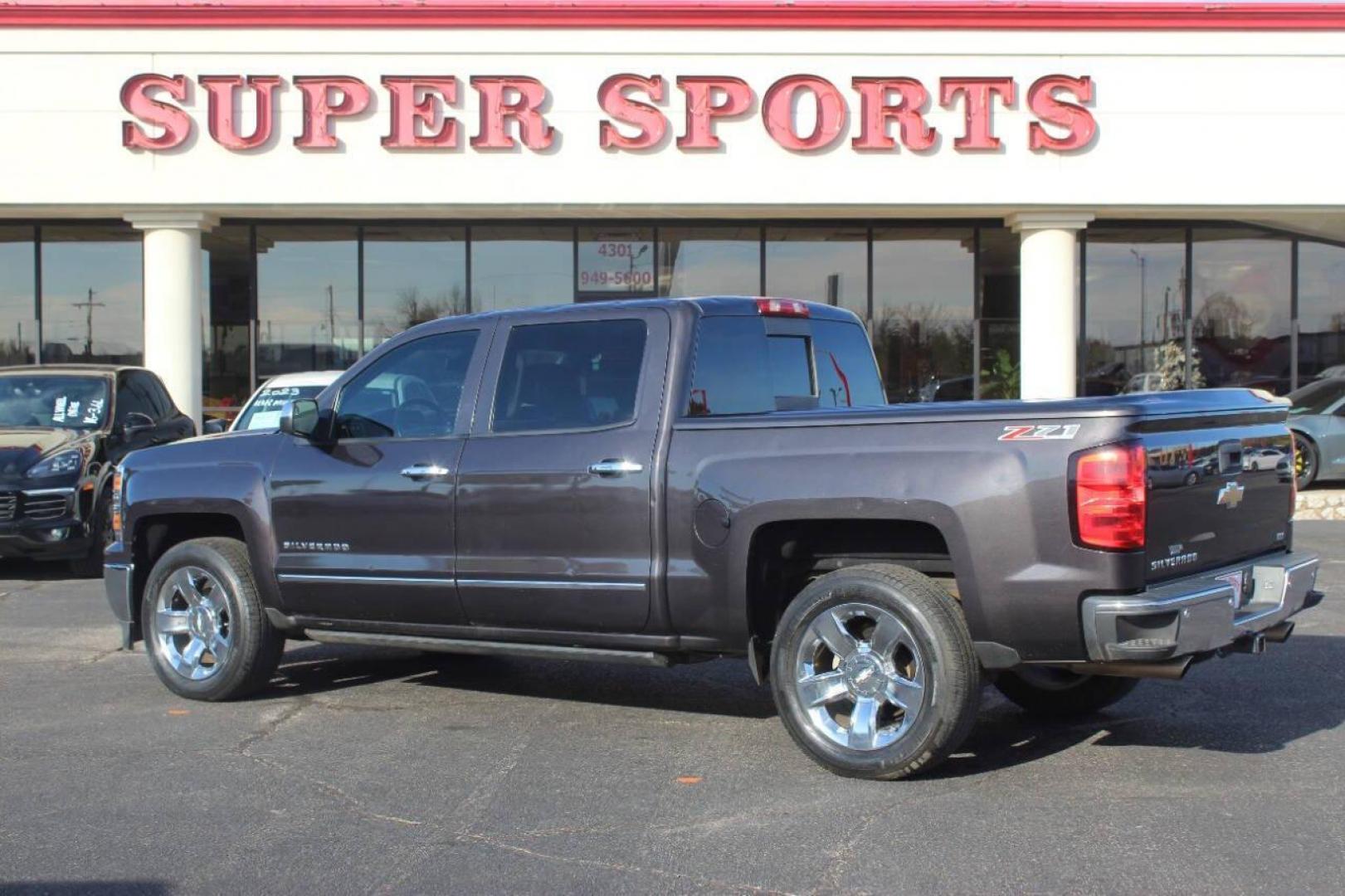 2014 Pewter Chevrolet Silverado 1500 1LZ Crew Cab 4WD (3GCUKSEC5EG) with an 5.3L V8 OHV 16V engine, 6-Speed Automatic transmission, located at 4301 NW 39th , Oklahoma City, OK, 73112, (405) 949-5600, 35.512135, -97.598671 - NO DRIVERS LICENCE NO-FULL COVERAGE INSURANCE-NO CREDIT CHECK. COME ON OVER TO SUPERSPORTS AND TAKE A LOOK AND TEST DRIVE. PLEASE GIVE US A CALL AT (405) 949-5600. NO LICENSIA DE MANEJAR- NO SEGURO DE COBERTURA TOTAL- NO VERIFICACCION DE CREDITO. POR FAVOR VENGAN A SUPERSPORTS, - Photo#5