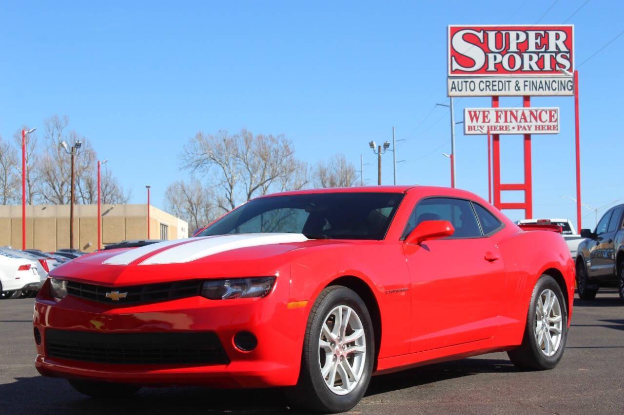 2014 Red Chevrolet Camaro 2LS Coupe (2G1FA1E38E9) with an 3.6L V6 DOHC 24V FFV engine, 6-Speed Automatic transmission, located at 4301 NW 39th , Oklahoma City, OK, 73112, (405) 949-5600, 35.512135, -97.598671 - NO DRIVERS LICENCE -NO FULL COVERAGE INSURANCE - NO CREDIT CHECK. COME ON OVER TO SUPERSPORTS, TAKE A LOOK AND TEST DRIVE. PLEASE GIVE US A CALL AT (405) 949-5600. NO LICENCIA DE CONDUCIR - NO SEGURO DE COBERTURA TOTAL - NO VERIFICACION DE CREDITO. VISITENOS EN SUPERSPORTS, MIRE NUESTRO - Photo#6
