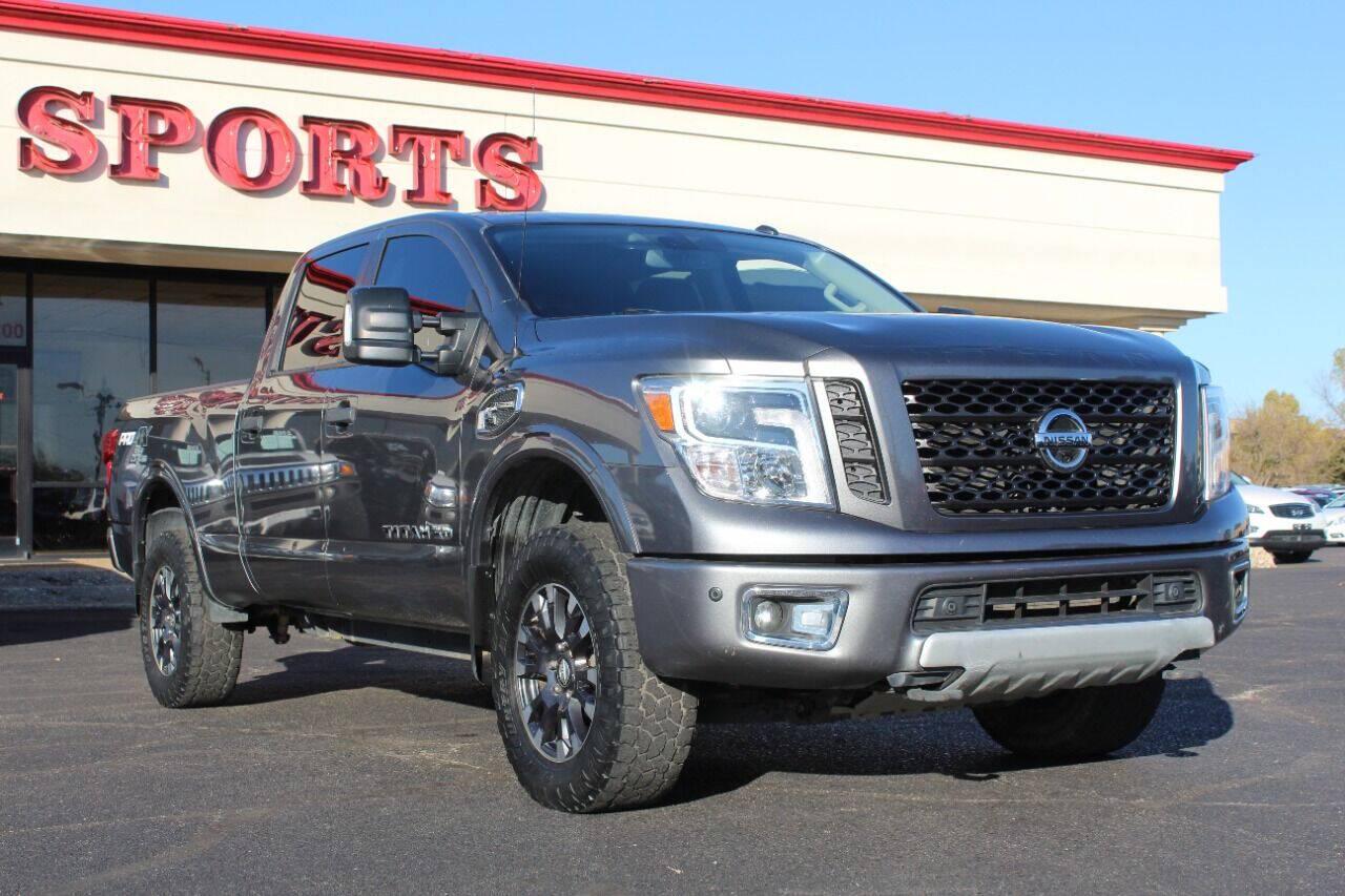 2017 Gray Nissan Titan XD SL 4WD Diesel (1N6BA1F45HN) with an 5.0L V8 Turbocharger 5.0L V8 engine, Automatic 6-Speed transmission, located at 4301 NW 39th , Oklahoma City, OK, 73112, (405) 949-5600, 35.512135, -97.598671 - Hablamos espanol. SPEND SMART --- BUY FROM SUPER SPORTS. ALL PRICES, DOWN PAYMENTS, PAYMENTS, AND FINANCE TERMS ARE NEGOTIABLE AT THE TIME OF APPROVAL. WE WILL WORK WITH YOU TO FIT YOUR BUDGET. WE WILL EVEN LOWER AND ADJUST THE NUMBERS TO HELP MAKE THE VE HICLE MORE AFFORDABLE FOR YOU.- Photo#2