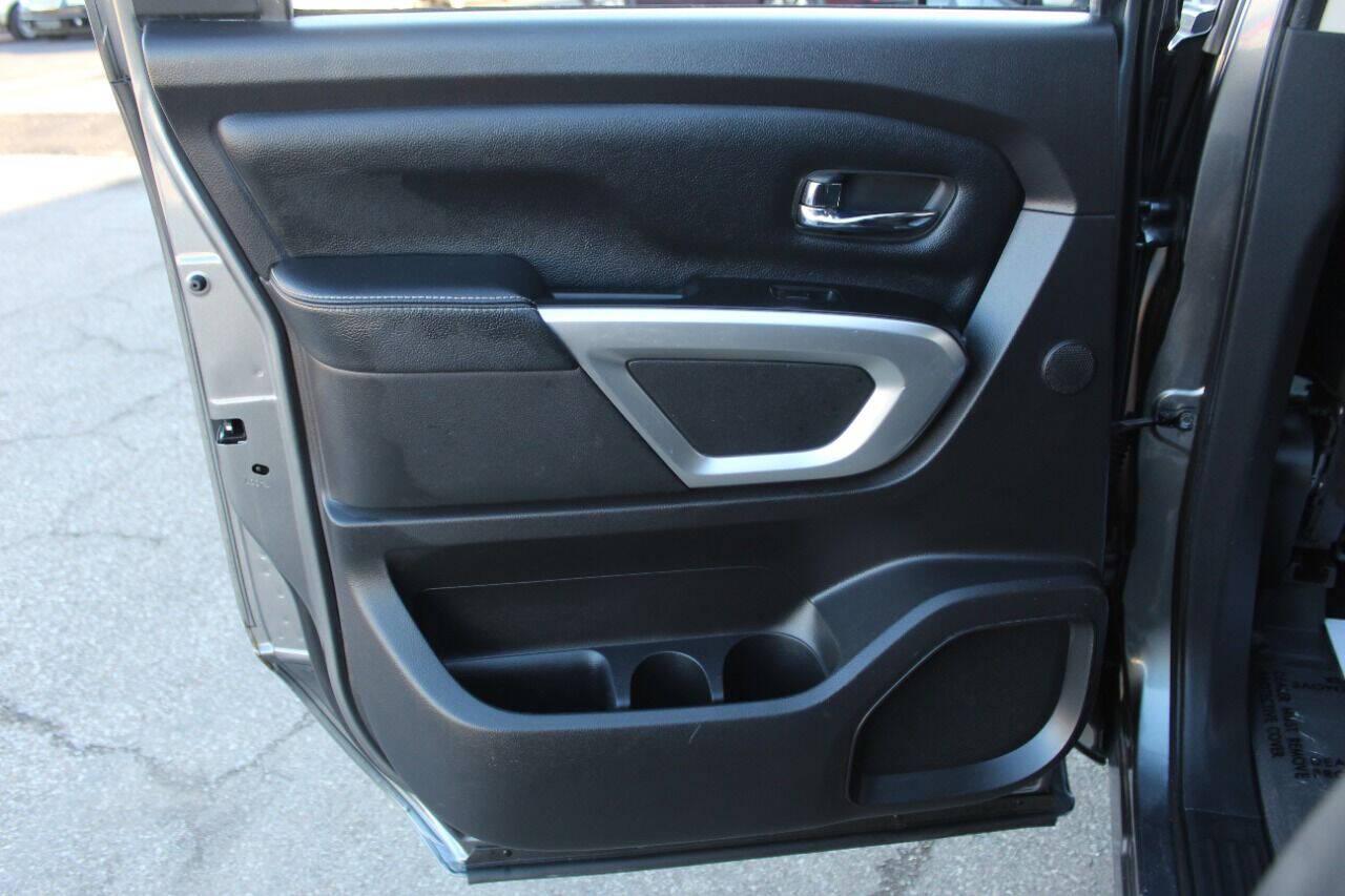 2017 Gray Nissan Titan XD SL 4WD Diesel (1N6BA1F45HN) with an 5.0L V8 Turbocharger 5.0L V8 engine, Automatic 6-Speed transmission, located at 4301 NW 39th , Oklahoma City, OK, 73112, (405) 949-5600, 35.512135, -97.598671 - Hablamos espanol. SPEND SMART --- BUY FROM SUPER SPORTS. ALL PRICES, DOWN PAYMENTS, PAYMENTS, AND FINANCE TERMS ARE NEGOTIABLE AT THE TIME OF APPROVAL. WE WILL WORK WITH YOU TO FIT YOUR BUDGET. WE WILL EVEN LOWER AND ADJUST THE NUMBERS TO HELP MAKE THE VE HICLE MORE AFFORDABLE FOR YOU.- Photo#13