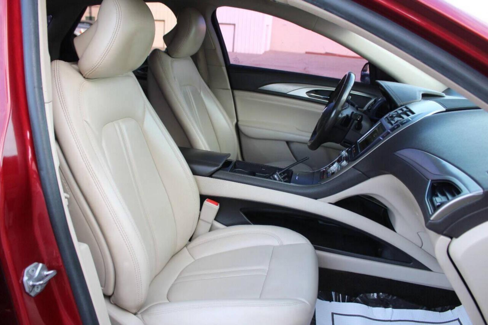 2017 Red Lincoln MKZ Premier FWD (3LN6L5A98HR) with an 2.0L L4 DOHC 16V engine, 6A transmission, located at 4301 NW 39th , Oklahoma City, OK, 73112, (405) 949-5600, 35.512135, -97.598671 - Photo#9