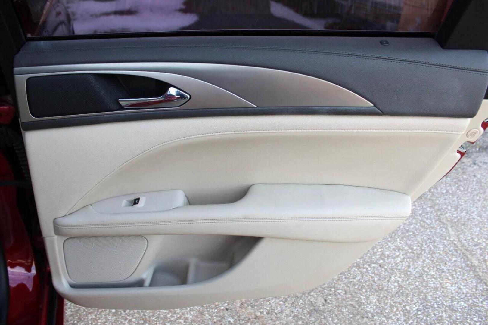 2017 Red Lincoln MKZ Premier FWD (3LN6L5A98HR) with an 2.0L L4 DOHC 16V engine, 6A transmission, located at 4301 NW 39th , Oklahoma City, OK, 73112, (405) 949-5600, 35.512135, -97.598671 - Photo#10