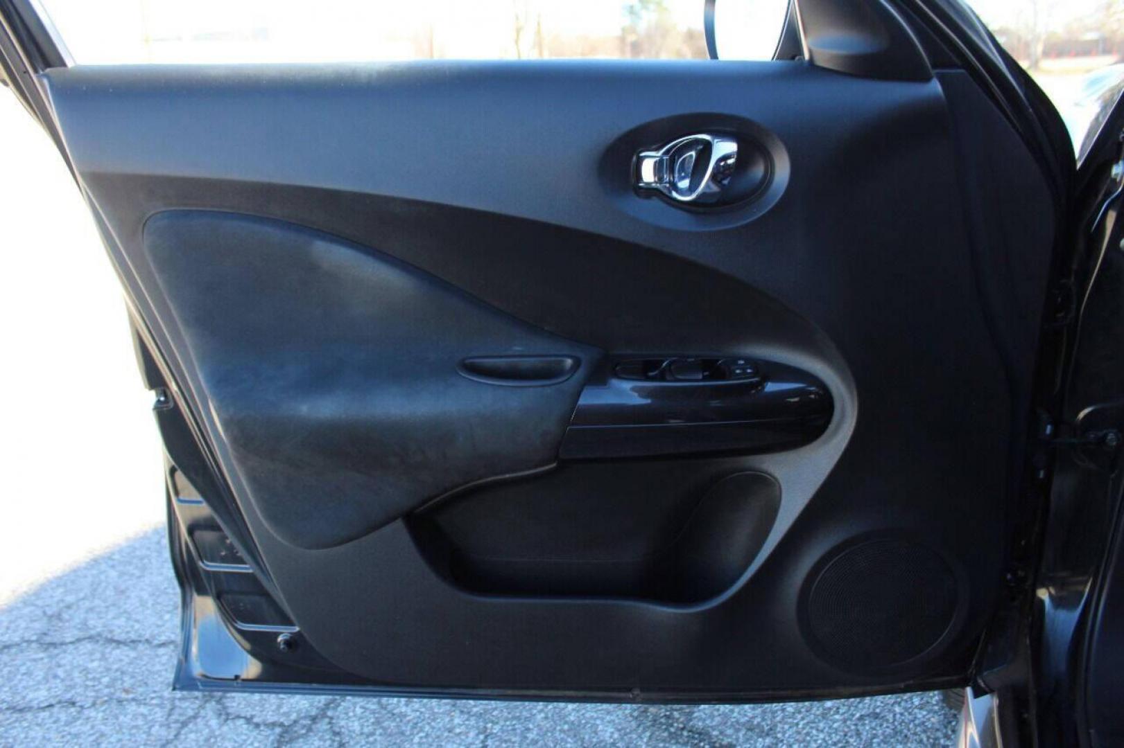 2014 Black Nissan Juke NISMO RS 6MT AWD (JN8DF5MV0ET) with an 1.6L L4 DOHC 16V engine, 6-Speed Manual transmission, located at 4301 NW 39th , Oklahoma City, OK, 73112, (405) 949-5600, 35.512135, -97.598671 - NO DRIVERS LICENSE - NO FULL COVERAGE INSURANCE - NO CREDIT CHECK. COME ON OVER TO SUPERSPORTS AND TAKE A LOOK AND TEST DRIVE. PLEASE GIVE US A CALL AT (405) 949-5600. NO LICENCIA DE MANEJAR - NO SEGURO DE COBERTURA TOTAL - NO VERIFICACION DE CREDITO. POR FAVOR VENGAN A SUPERSPORTS, ECH - Photo#14