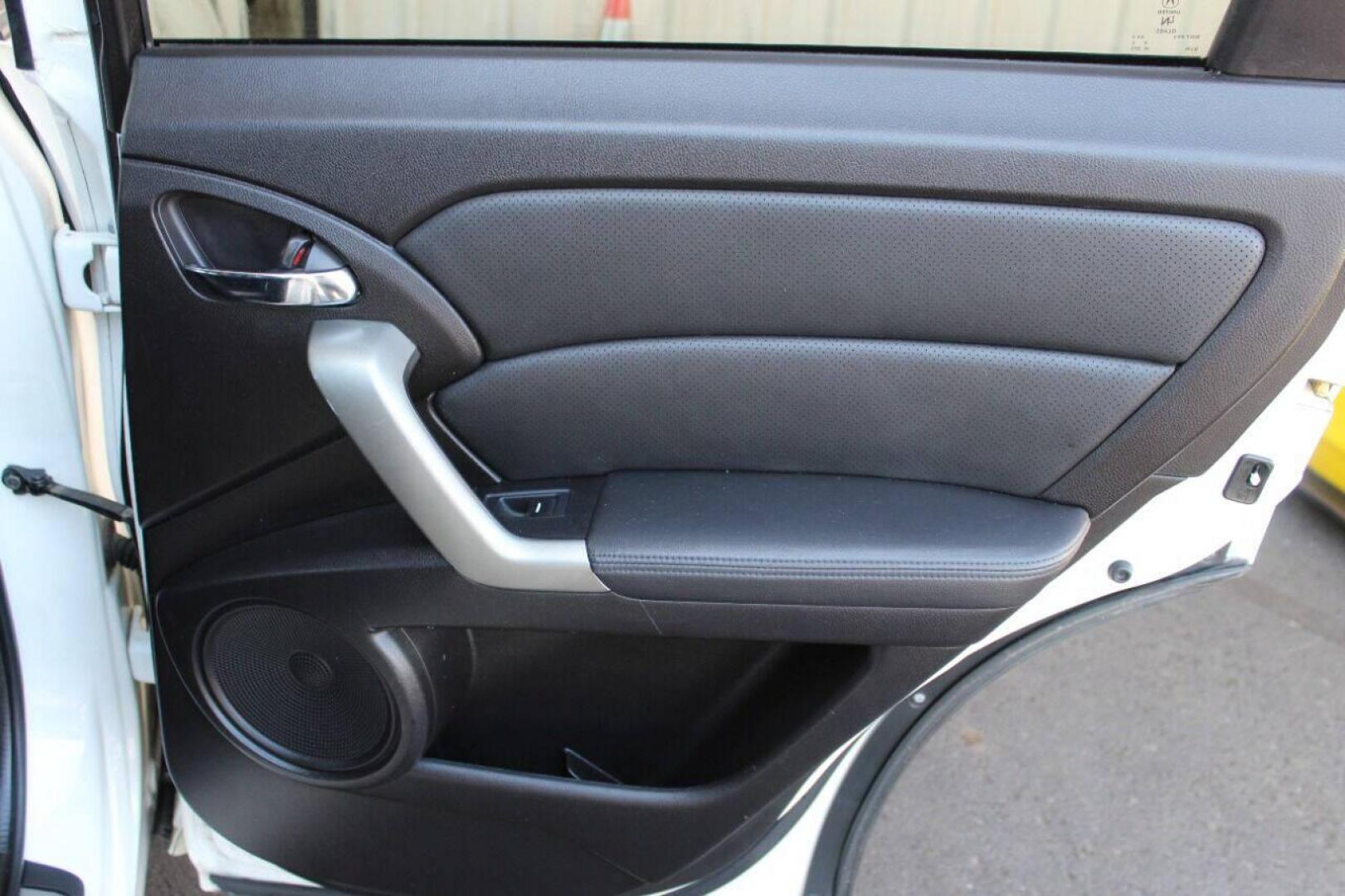 2010 White Acura RDX 5-Spd AT with Technology Package (5J8TB1H5XAA) with an 2.3L L4 DOHC 16V engine, 5-Speed Automatic transmission, located at 4301 NW 39th , Oklahoma City, OK, 73112, (405) 949-5600, 35.512135, -97.598671 - NO DRIVERS LICENSE - NO FULL COVERAGE INSURANCE - NO CREDIT CHECK. COME ON OVER TO SUPERSPORTS AND TAKE A LOOK AND TEST DRIVE. PLEASE GIVE US A CALL AT (405) 949-5600. NO LICENCIA DE MANEJAR - NO SEGURO DE COBERTURA TOTAL - NO VERIFICACION DE CREDITO. POR FAVOR VENGAN A SUPERSPORTS, ECH - Photo#11