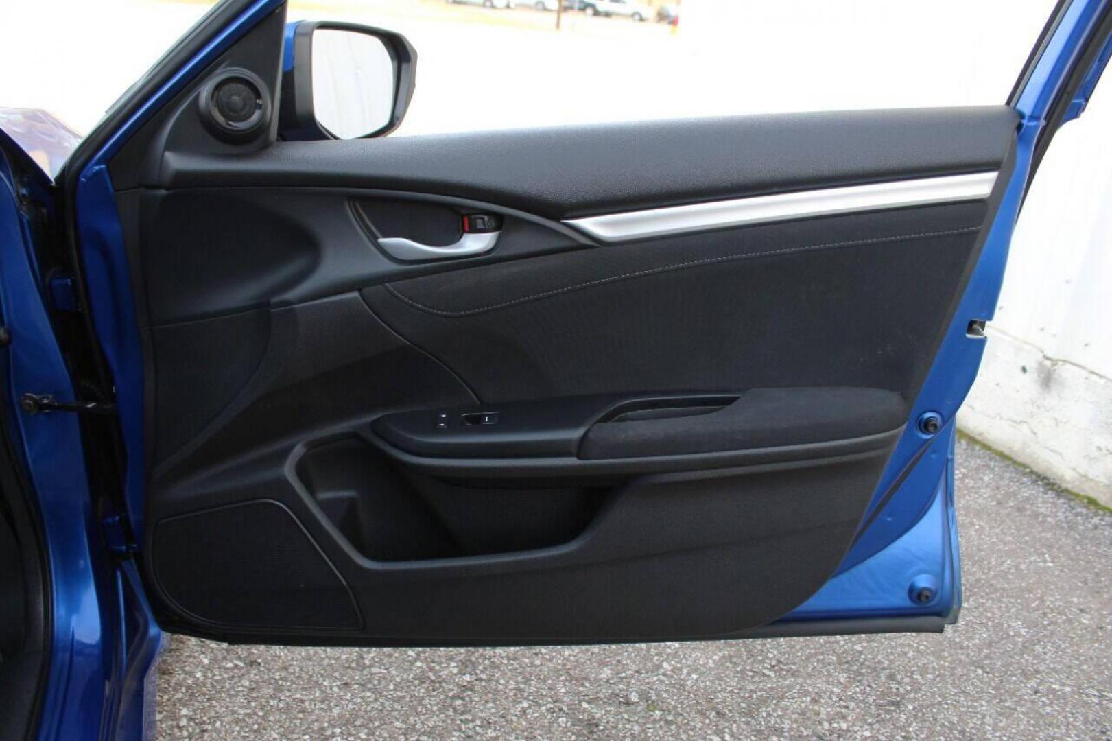 2016 Blue Honda Civic EX-T Sedan CVT (19XFC1F31GE) with an 1.5L L4 DOHC 16V TURBO engine, CVT transmission, located at 4301 NW 39th , Oklahoma City, OK, 73112, (405) 949-5600, 35.512135, -97.598671 - NO DRIVERS LICENSE - NO FULL COVERAGE INSURANCE - NO CREDIT CHECK. COME ON OVER TO SUPERSPORTS AND TAKE A LOOK AND TEST DRIVE PLEASE GIVE US A CALL AT (405) 949-5600. NO LICENCIA DE MANEJAR - NO SEGURO DE COBERTURA TOTAL- NO VERIFICACCION DE CREDITO. POR FAVOR VENGAN A SUPERSPORTS, ECHE - Photo#8