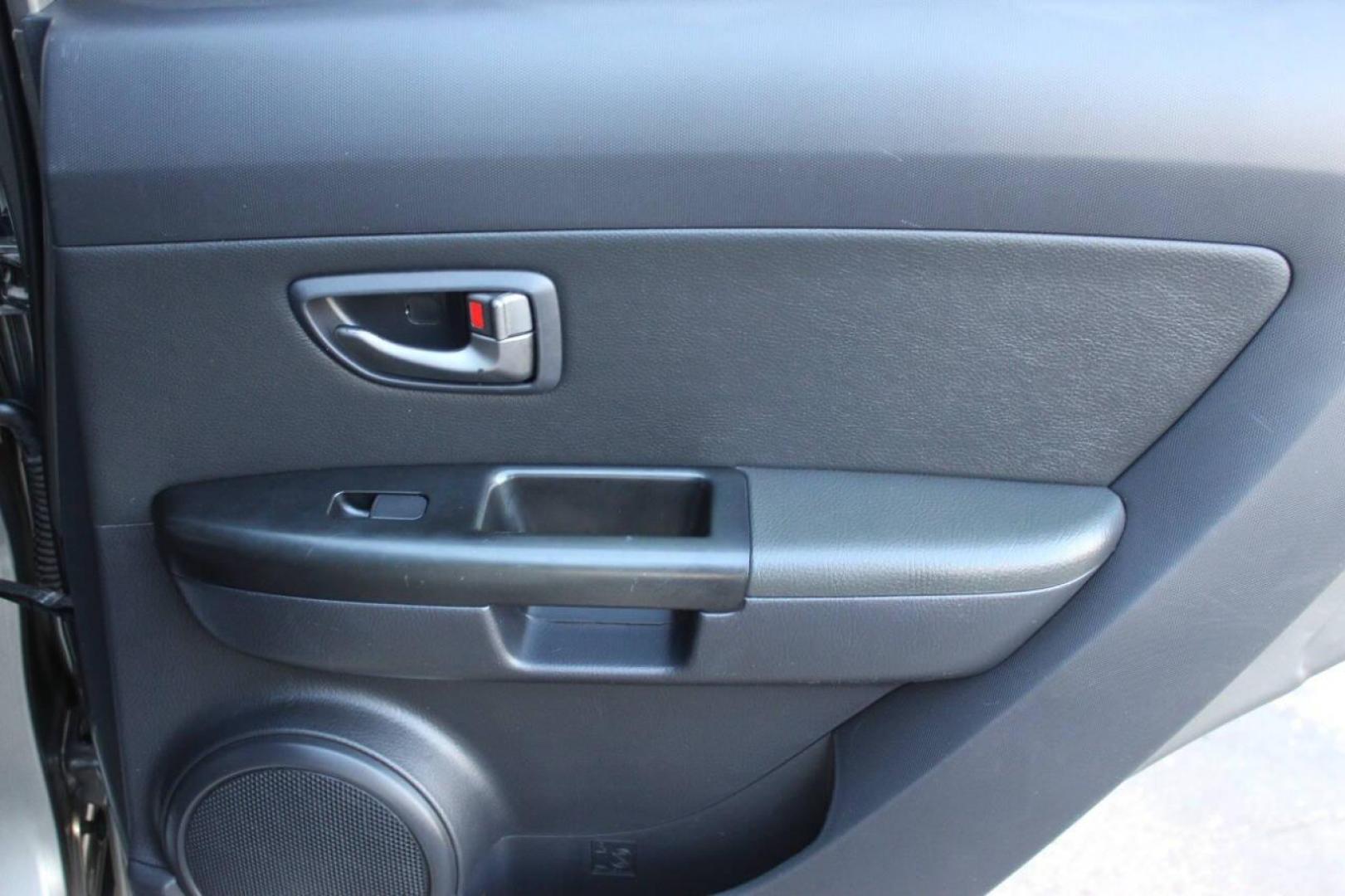 2011 Gray Kia Soul ! (KNDJT2A27B7) with an 2.0L L4 DOHC 16V engine, Automatic 4-Speed transmission, located at 4301 NW 39th , Oklahoma City, OK, 73112, (405) 949-5600, 35.512135, -97.598671 - Photo#11
