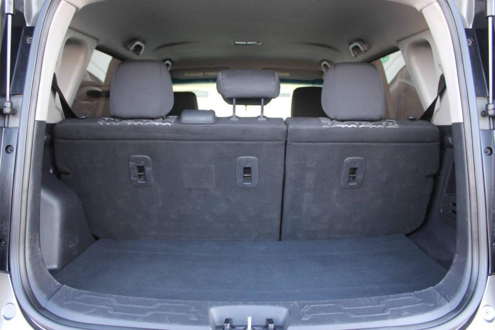 2011 Gray Kia Soul ! (KNDJT2A27B7) with an 2.0L L4 DOHC 16V engine, Automatic 4-Speed transmission, located at 4301 NW 39th , Oklahoma City, OK, 73112, (405) 949-5600, 35.512135, -97.598671 - Photo#12