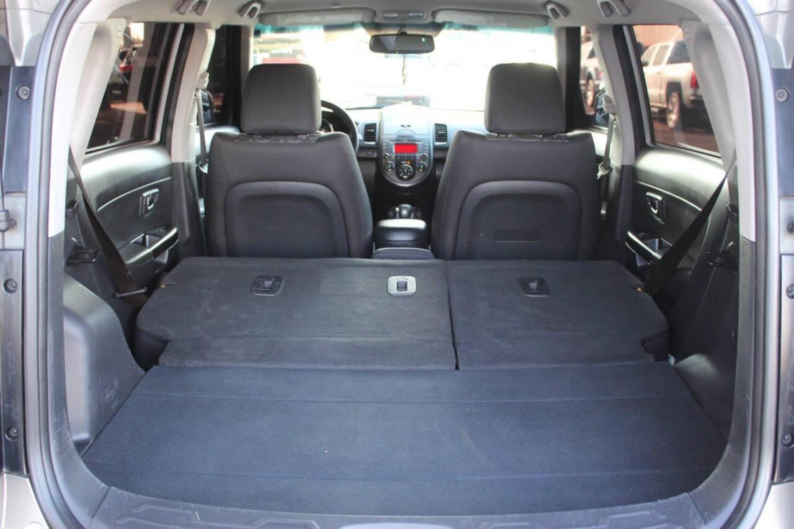 2011 Gray Kia Soul ! (KNDJT2A27B7) with an 2.0L L4 DOHC 16V engine, Automatic 4-Speed transmission, located at 4301 NW 39th , Oklahoma City, OK, 73112, (405) 949-5600, 35.512135, -97.598671 - Photo#13