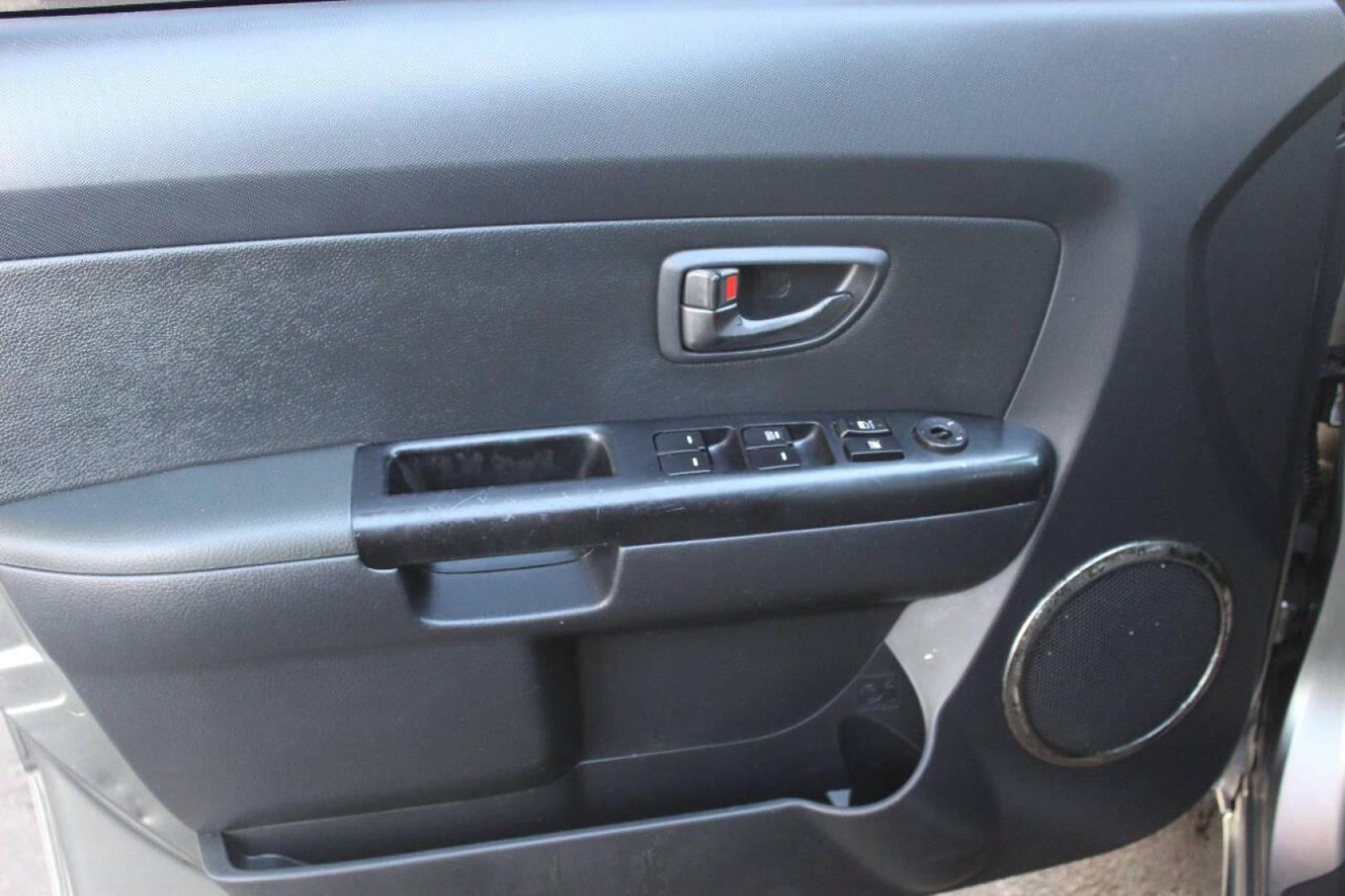 2011 Gray Kia Soul ! (KNDJT2A27B7) with an 2.0L L4 DOHC 16V engine, Automatic 4-Speed transmission, located at 4301 NW 39th , Oklahoma City, OK, 73112, (405) 949-5600, 35.512135, -97.598671 - Photo#17