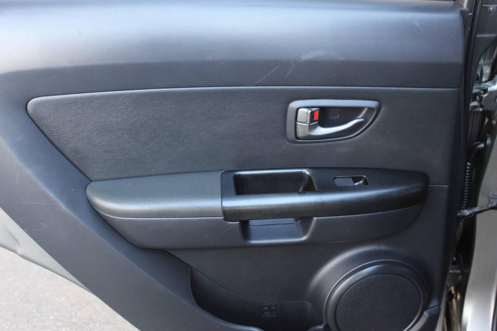 2011 Gray Kia Soul ! (KNDJT2A27B7) with an 2.0L L4 DOHC 16V engine, Automatic 4-Speed transmission, located at 4301 NW 39th , Oklahoma City, OK, 73112, (405) 949-5600, 35.512135, -97.598671 - Photo#15