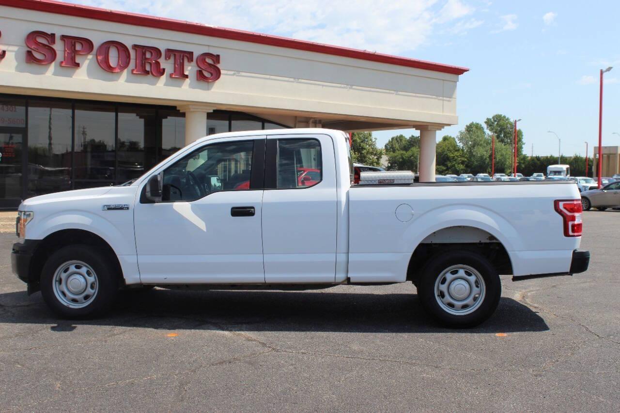 2018 White Ford F-150 XL SuperCab 6.5-ft. Bed 2WD (1FTEX1C55JK) with an 5.0L V8 OHV 16V engine, 6A transmission, located at 4301 NW 39th , Oklahoma City, OK, 73112, (405) 949-5600, 35.512135, -97.598671 - NO DRIVERS LICENCE -NO FULL COVERAGE INSURANCE - NO CREDIT CHECK. COME ON OVER TO SUPERSPORTS, TAKE A LOOK AND TEST DRIVE. PLEASE GIVE US A CALL AT (405) 949-5600. NO LICENCIA DE CONDUCIR - NO SEGURO DE COBERTURA TOTAL - NO VERIFICACION DE CREDITO. VISITENOS EN SUPERSPORTS, MIRE NUESTRO - Photo#5