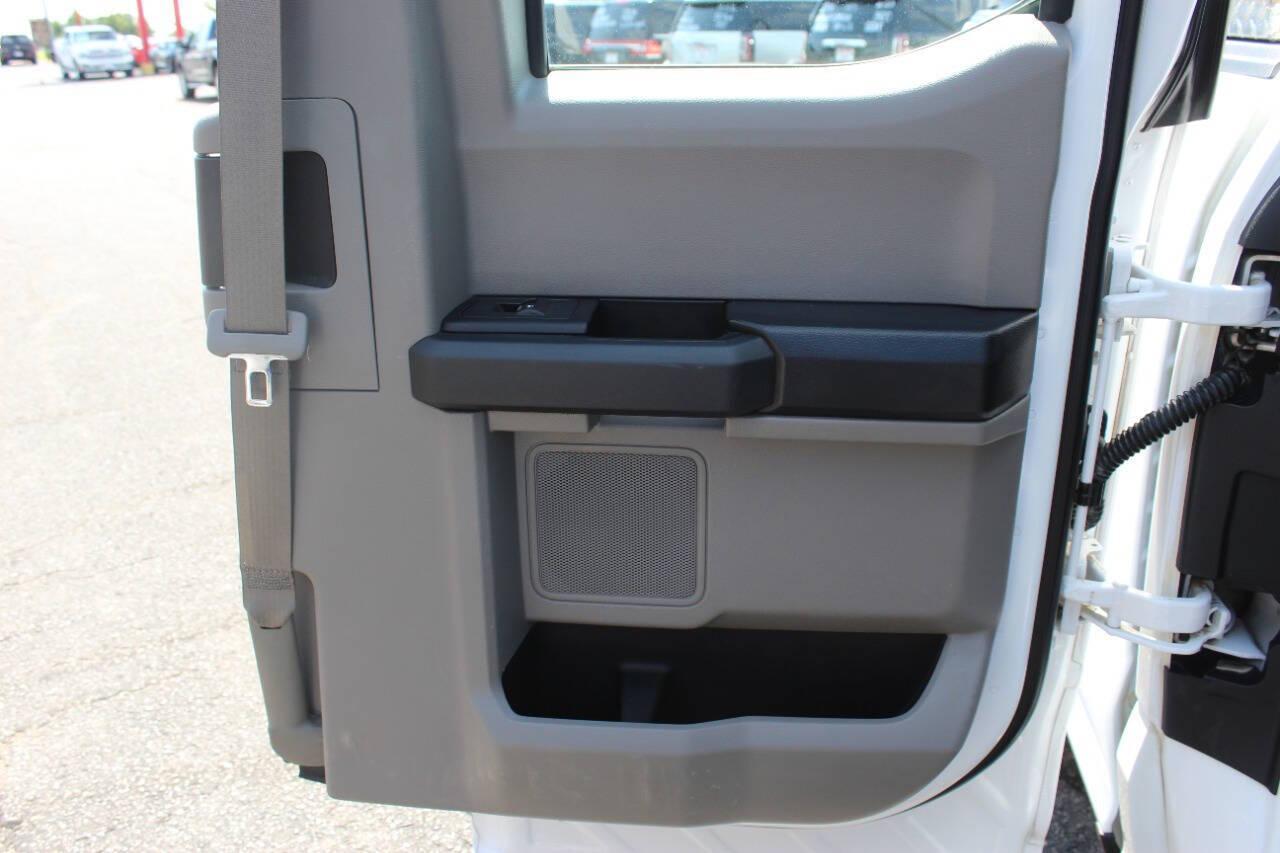 2018 White Ford F-150 XL SuperCab 6.5-ft. Bed 2WD (1FTEX1C55JK) with an 5.0L V8 OHV 16V engine, 6A transmission, located at 4301 NW 39th , Oklahoma City, OK, 73112, (405) 949-5600, 35.512135, -97.598671 - NO DRIVERS LICENCE -NO FULL COVERAGE INSURANCE - NO CREDIT CHECK. COME ON OVER TO SUPERSPORTS, TAKE A LOOK AND TEST DRIVE. PLEASE GIVE US A CALL AT (405) 949-5600. NO LICENCIA DE CONDUCIR - NO SEGURO DE COBERTURA TOTAL - NO VERIFICACION DE CREDITO. VISITENOS EN SUPERSPORTS, MIRE NUESTRO - Photo#11