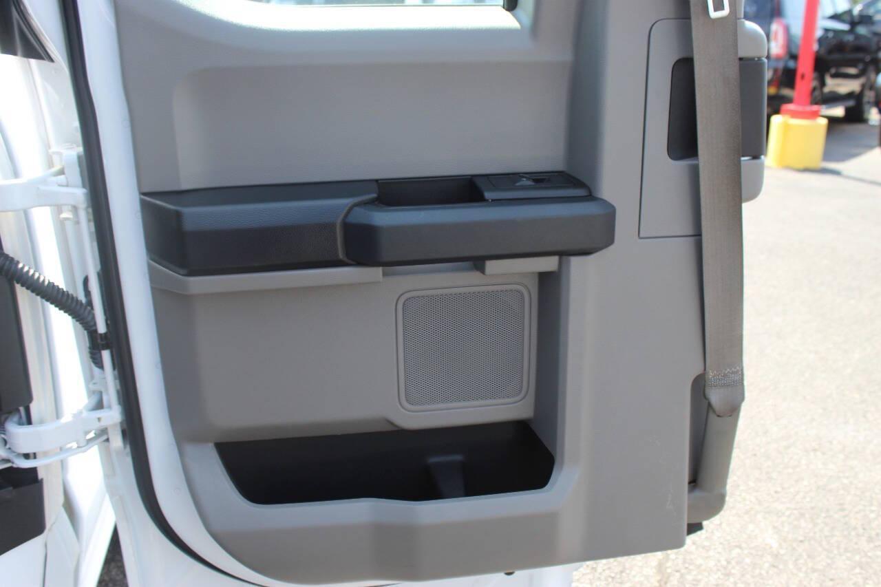 2018 White Ford F-150 XL SuperCab 6.5-ft. Bed 2WD (1FTEX1C55JK) with an 5.0L V8 OHV 16V engine, 6A transmission, located at 4301 NW 39th , Oklahoma City, OK, 73112, (405) 949-5600, 35.512135, -97.598671 - NO DRIVERS LICENCE -NO FULL COVERAGE INSURANCE - NO CREDIT CHECK. COME ON OVER TO SUPERSPORTS, TAKE A LOOK AND TEST DRIVE. PLEASE GIVE US A CALL AT (405) 949-5600. NO LICENCIA DE CONDUCIR - NO SEGURO DE COBERTURA TOTAL - NO VERIFICACION DE CREDITO. VISITENOS EN SUPERSPORTS, MIRE NUESTRO - Photo#14