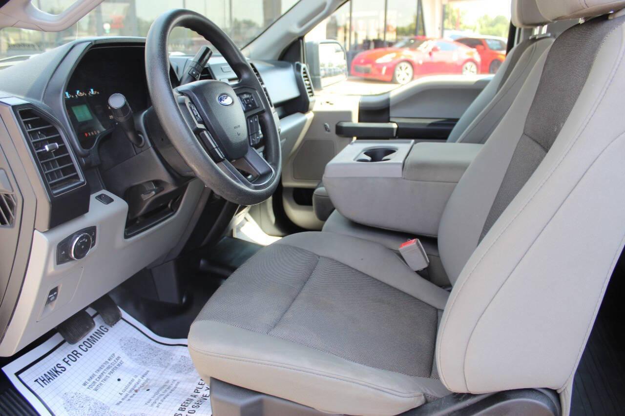 2018 White Ford F-150 XL SuperCab 6.5-ft. Bed 2WD (1FTEX1C55JK) with an 5.0L V8 OHV 16V engine, 6A transmission, located at 4301 NW 39th , Oklahoma City, OK, 73112, (405) 949-5600, 35.512135, -97.598671 - NO DRIVERS LICENCE -NO FULL COVERAGE INSURANCE - NO CREDIT CHECK. COME ON OVER TO SUPERSPORTS, TAKE A LOOK AND TEST DRIVE. PLEASE GIVE US A CALL AT (405) 949-5600. NO LICENCIA DE CONDUCIR - NO SEGURO DE COBERTURA TOTAL - NO VERIFICACION DE CREDITO. VISITENOS EN SUPERSPORTS, MIRE NUESTRO - Photo#15