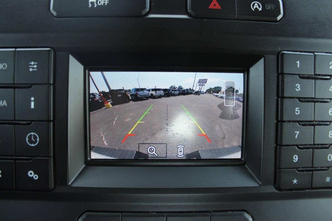 2018 White Ford F-150 XL SuperCab 6.5-ft. Bed 2WD (1FTEX1C55JK) with an 5.0L V8 OHV 16V engine, 6A transmission, located at 4301 NW 39th , Oklahoma City, OK, 73112, (405) 949-5600, 35.512135, -97.598671 - NO DRIVERS LICENCE -NO FULL COVERAGE INSURANCE - NO CREDIT CHECK. COME ON OVER TO SUPERSPORTS, TAKE A LOOK AND TEST DRIVE. PLEASE GIVE US A CALL AT (405) 949-5600. NO LICENCIA DE CONDUCIR - NO SEGURO DE COBERTURA TOTAL - NO VERIFICACION DE CREDITO. VISITENOS EN SUPERSPORTS, MIRE NUESTRO - Photo#18