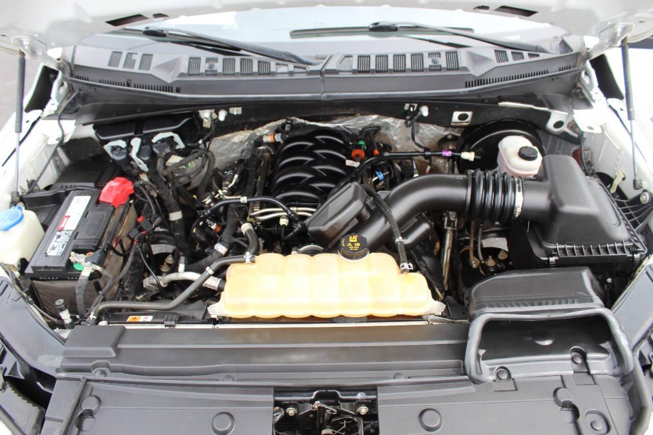 2018 White Ford F-150 XL SuperCab 6.5-ft. Bed 2WD (1FTEX1C55JK) with an 5.0L V8 OHV 16V engine, 6A transmission, located at 4301 NW 39th , Oklahoma City, OK, 73112, (405) 949-5600, 35.512135, -97.598671 - NO DRIVERS LICENCE -NO FULL COVERAGE INSURANCE - NO CREDIT CHECK. COME ON OVER TO SUPERSPORTS, TAKE A LOOK AND TEST DRIVE. PLEASE GIVE US A CALL AT (405) 949-5600. NO LICENCIA DE CONDUCIR - NO SEGURO DE COBERTURA TOTAL - NO VERIFICACION DE CREDITO. VISITENOS EN SUPERSPORTS, MIRE NUESTRO - Photo#7