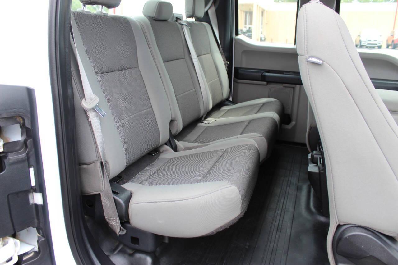 2018 White Ford F-150 XL SuperCab 6.5-ft. Bed 2WD (1FTEX1C55JK) with an 5.0L V8 OHV 16V engine, 6A transmission, located at 4301 NW 39th , Oklahoma City, OK, 73112, (405) 949-5600, 35.512135, -97.598671 - NO DRIVERS LICENCE -NO FULL COVERAGE INSURANCE - NO CREDIT CHECK. COME ON OVER TO SUPERSPORTS, TAKE A LOOK AND TEST DRIVE. PLEASE GIVE US A CALL AT (405) 949-5600. NO LICENCIA DE CONDUCIR - NO SEGURO DE COBERTURA TOTAL - NO VERIFICACION DE CREDITO. VISITENOS EN SUPERSPORTS, MIRE NUESTRO - Photo#10