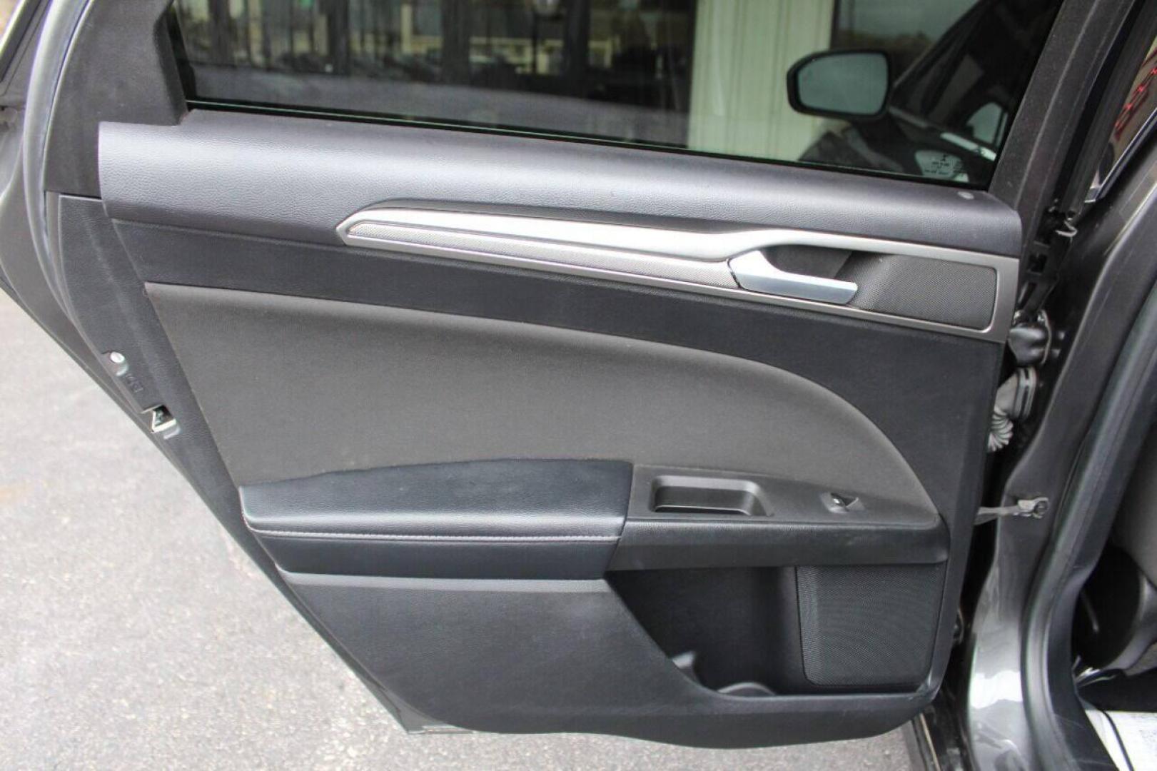 2019 Charcoal Ford Fusion SE (3FA6P0HD7KR) with an 1.5L L4 DOHC 16V engine, 6A transmission, located at 4301 NW 39th , Oklahoma City, OK, 73112, (405) 949-5600, 35.512135, -97.598671 - NO DRIVERS LICENCE NO-FULL COVERAGE INSURANCE-NO CREDIT CHECK. COME ON OVER TO SUPERSPORTS AND TAKE A LOOK AND TEST DRIVE PLEASE GIVE US A CALL AT (405) 949-5600. NO LICENSIA DE MANEJAR- NO SEGURO DE COBERTURA TOTAL- NO VERIFICACCION DE CREDITO. POR FAVOR VENGAN A SUPERSPORTS, - Photo#10