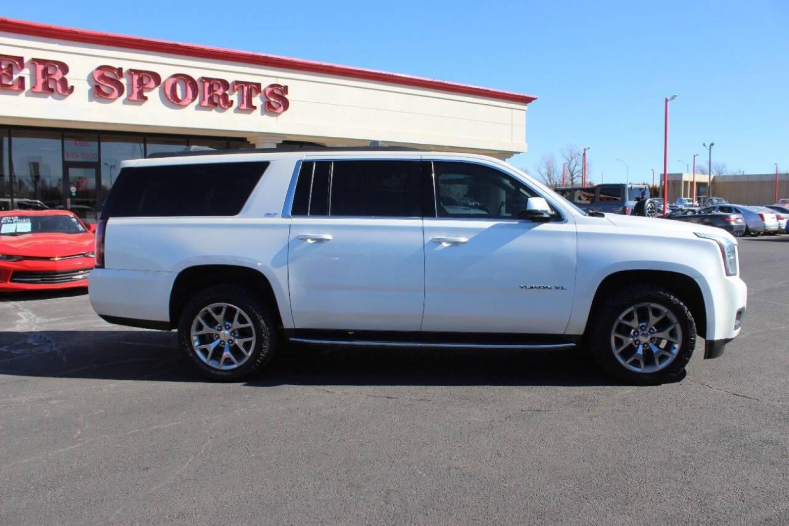 2015 White GMC Yukon XL SLT 1/2 Ton 4WD (1GKS2HKCXFR) with an 5.3L V8 OHV 16V engine, 6-Speed Automatic transmission, located at 4301 NW 39th , Oklahoma City, OK, 73112, (405) 949-5600, 35.512135, -97.598671 - NO DRIVERS LICENCE NO-FULL COVERAGE INSURANCE-NO CREDIT CHECK. COME ON OVER TO SUPERSPORTS AND TAKE A LOOK AND TEST DRIVE. PLEASE GIVE US A CALL AT (405) 949-5600. NO LICENSIA DE MANEJAR- NO SEGURO DE COBERTURA TOTAL- NO VERIFICACCION DE CREDITO. POR FAVOR VENGAN A SUPERSPORTS, ECHE UN - Photo#3