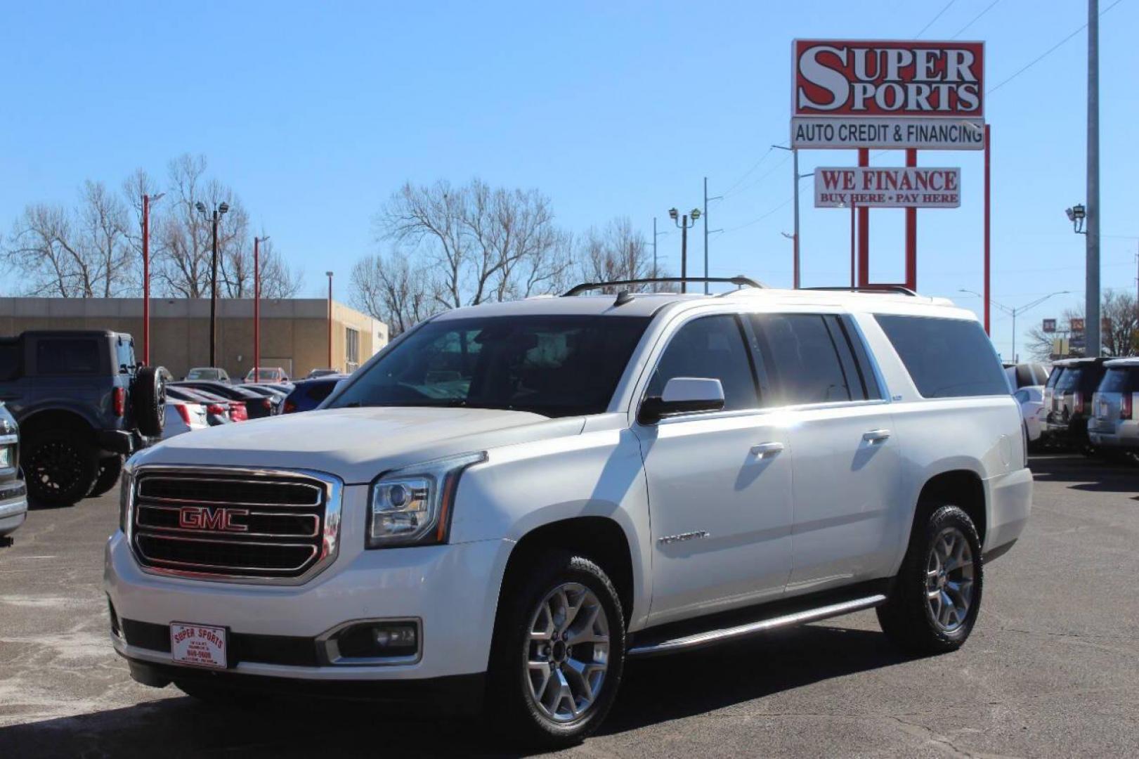 2015 White GMC Yukon XL SLT 1/2 Ton 4WD (1GKS2HKCXFR) with an 5.3L V8 OHV 16V engine, 6-Speed Automatic transmission, located at 4301 NW 39th , Oklahoma City, OK, 73112, (405) 949-5600, 35.512135, -97.598671 - NO DRIVERS LICENCE NO-FULL COVERAGE INSURANCE-NO CREDIT CHECK. COME ON OVER TO SUPERSPORTS AND TAKE A LOOK AND TEST DRIVE. PLEASE GIVE US A CALL AT (405) 949-5600. NO LICENSIA DE MANEJAR- NO SEGURO DE COBERTURA TOTAL- NO VERIFICACCION DE CREDITO. POR FAVOR VENGAN A SUPERSPORTS, ECHE UN - Photo#7
