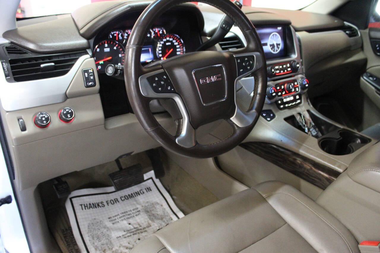 2015 White GMC Yukon XL SLT 1/2 Ton 4WD (1GKS2HKCXFR) with an 5.3L V8 OHV 16V engine, 6-Speed Automatic transmission, located at 4301 NW 39th , Oklahoma City, OK, 73112, (405) 949-5600, 35.512135, -97.598671 - NO DRIVERS LICENCE -NO FULL COVERAGE INSURANCE - NO CREDIT CHECK. COME ON OVER TO SUPERSPORTS, TAKE A LOOK AND TEST DRIVE. PLEASE GIVE US A CALL AT (405) 949-5600. NO LICENCIA DE CONDUCIR - NO SEGURO DE COBERTURA TOTAL - NO VERIFICACION DE CREDITO. VISITENOS EN SUPERSPORTS, MIRE NUESTRO - Photo#14