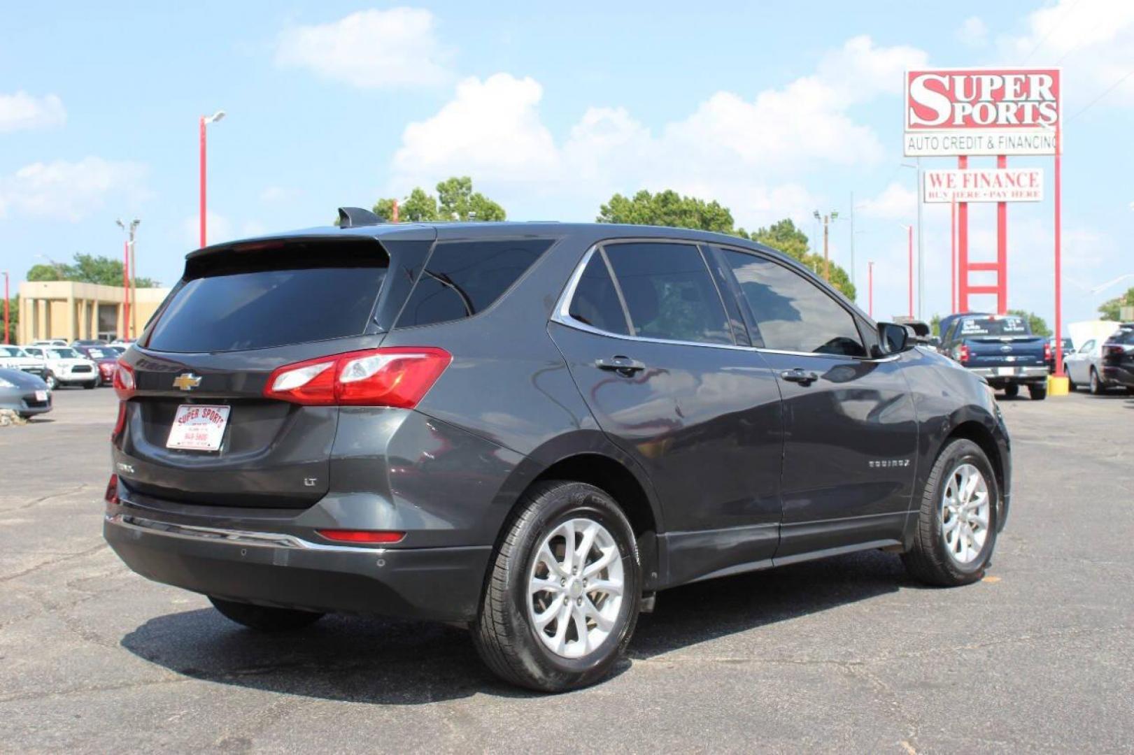 2018 Charcoal Chevrolet Equinox LT 2WD (3GNAXJEV5JS) with an 1.5L L4 DIR DOHC 16V TURBO engine, 6A transmission, located at 4301 NW 39th , Oklahoma City, OK, 73112, (405) 949-5600, 35.512135, -97.598671 - NO DRIVERS LICENCE -NO FULL COVERAGE INSURANCE - NO CREDIT CHECK. COME ON OVER TO SUPERSPORTS, TAKE A LOOK AND TEST DRIVE. PLEASE GIVE US A CALL AT (405) 949-5600. NO LICENCIA DE CONDUCIR - NO SEGURO DE COBERTURA TOTAL - NO VERIFICACION DE CREDITO. VISITENOS EN SUPERSPORTS, MIRE NUESTRO - Photo#4