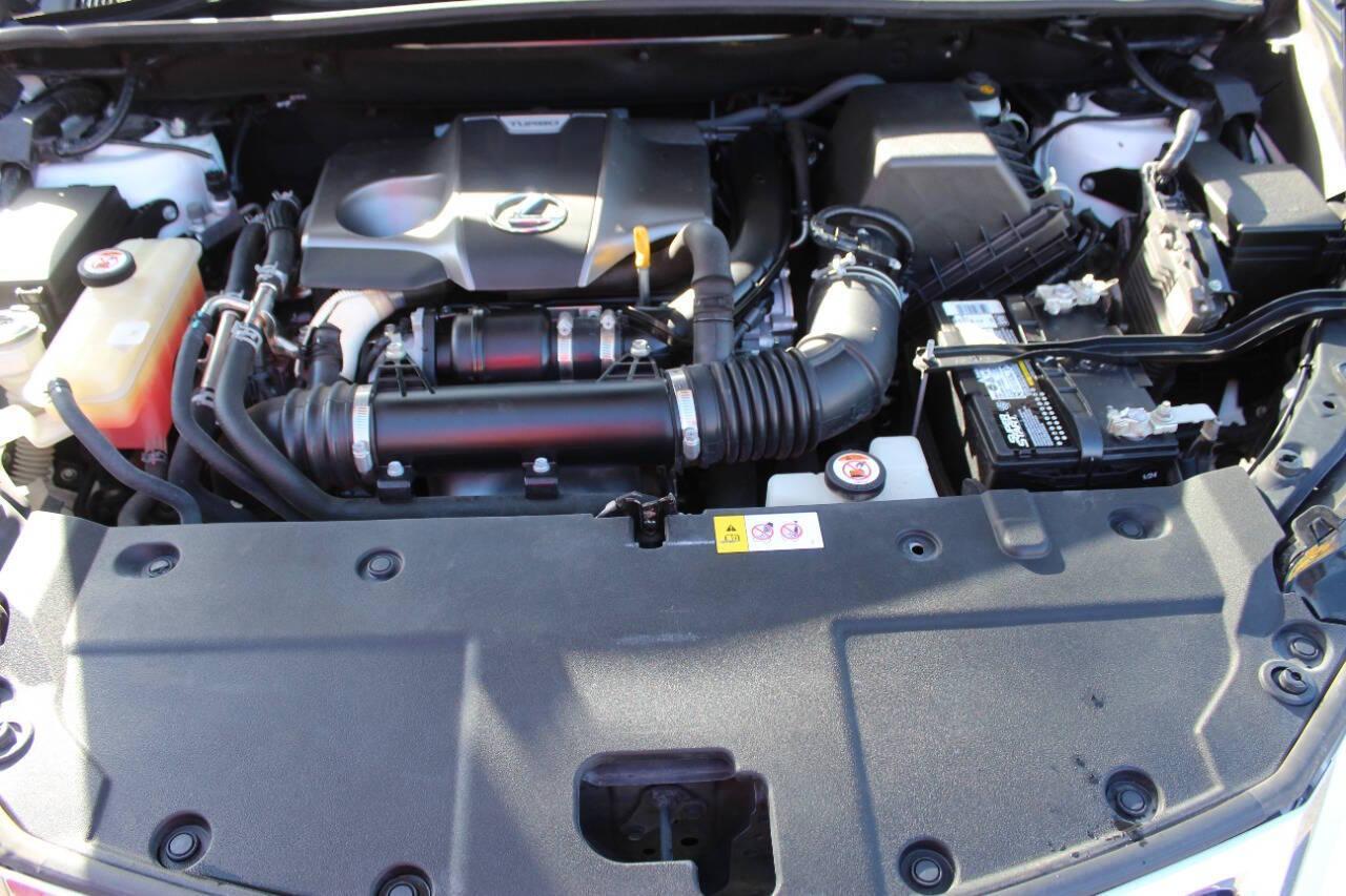 2017 White Lexus NX 200t FWD (JTJYARBZ5H2) with an 2.0L L4 DOHC 16V engine, 6A transmission, located at 4301 NW 39th , Oklahoma City, OK, 73112, (405) 949-5600, 35.512135, -97.598671 - NO DRIVERS LICENCE -NO FULL COVERAGE INSURANCE - NO CREDIT CHECK. COME ON OVER TO SUPERSPORTS, TAKE A LOOK AND TEST DRIVE. PLEASE GIVE US A CALL AT (405) 949-5600. NO LICENCIA DE CONDUCIR - NO SEGURO DE COBERTURA TOTAL - NO VERIFICACION DE CREDITO. VISITENOS EN SUPERSPORTS, MIRE NUESTRO - Photo#7