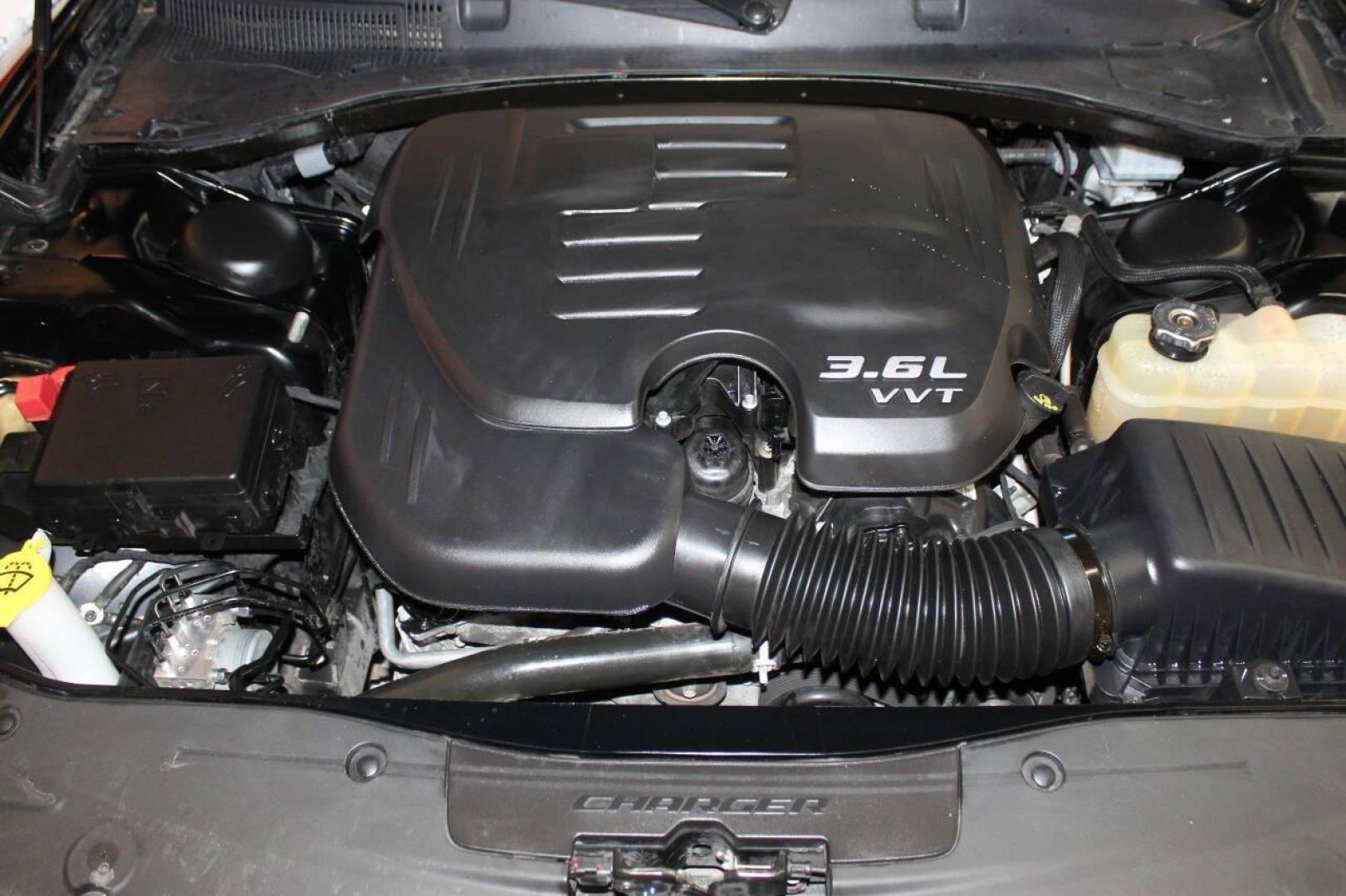 2022 Black Dodge Charger SXT (2C3CDXBG6NH) with an 3.6L V6 DOHC 24V engine, 8A transmission, located at 4301 NW 39th , Oklahoma City, OK, 73112, (405) 949-5600, 35.512135, -97.598671 - NO DRIVERS LICENCE NO-FULL COVERAGE INSURANCE-NO CREDIT CHECK. COME ON OVER TO SUPERSPORTS AND TAKE A LOOK AND TEST DRIVE. PLEASE GIVE US A CALL AT (405) 949-5600. NO LICENSIA DE MANEJAR- NO SEGURO DE COBERTURA TOTAL- NO VERIFICACCION DE CREDITO. POR FAVOR VENGAN A SUPERSPORTS, ECHE UN - Photo#8