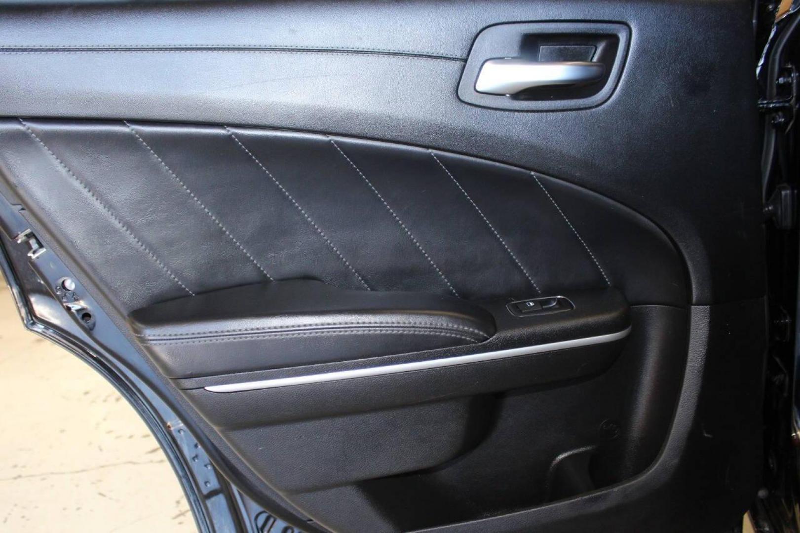2022 Black Dodge Charger SXT (2C3CDXBG6NH) with an 3.6L V6 DOHC 24V engine, 8A transmission, located at 4301 NW 39th , Oklahoma City, OK, 73112, (405) 949-5600, 35.512135, -97.598671 - NO DRIVERS LICENCE NO-FULL COVERAGE INSURANCE-NO CREDIT CHECK. COME ON OVER TO SUPERSPORTS AND TAKE A LOOK AND TEST DRIVE. PLEASE GIVE US A CALL AT (405) 949-5600. NO LICENSIA DE MANEJAR- NO SEGURO DE COBERTURA TOTAL- NO VERIFICACCION DE CREDITO. POR FAVOR VENGAN A SUPERSPORTS, ECHE UN - Photo#15