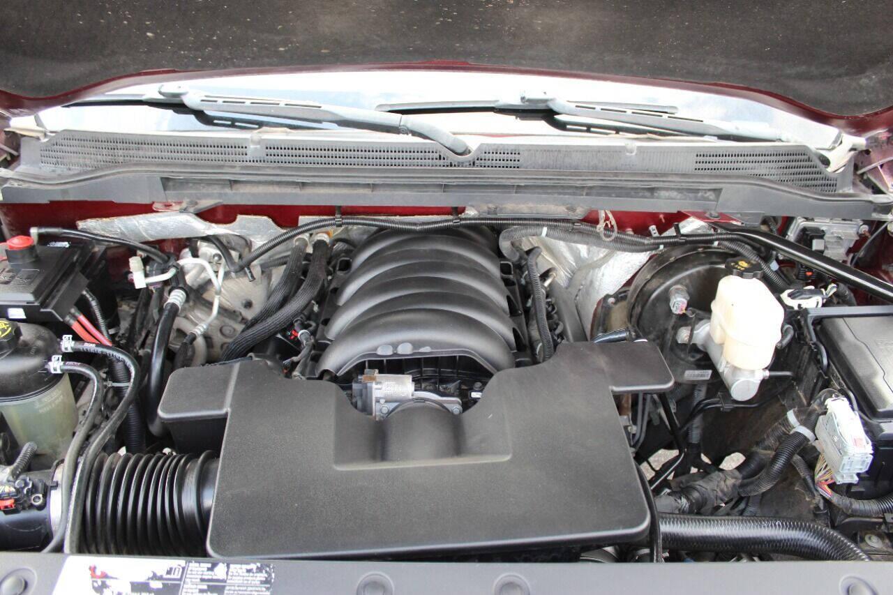 2017 Maroon GMC Sierra 1500 SLT Crew Cab Long Box 4WD (3GTU2NEC4HG) with an 5.3L V8 5.3L V8 engine, Automatic 6-Speed transmission, located at 4301 NW 39th , Oklahoma City, OK, 73112, (405) 949-5600, 35.512135, -97.598671 - NO DRIVERS LICENCE NO-FULL COVERAGE INSURANCE-NO CREDIT CHECK. COME ON OVER TO SUPERSPORTS AND TAKE A LOOK AND TEST DRIVE. PLEASE GIVE US A CALL AT (405) 949-5600. NO LICENSIA DE MANEJAR- NO SEGURO DE COBERTURA TOTAL- NO VERIFICACCION DE CREDITO. POR FAVOR VENGAN A SUPERSPORTS, ECHE UN - Photo#7