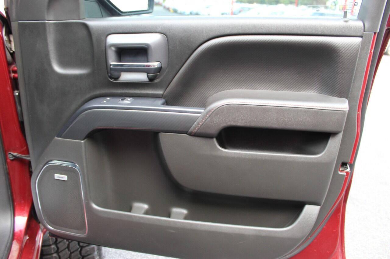 2017 Maroon GMC Sierra 1500 SLT Crew Cab Long Box 4WD (3GTU2NEC4HG) with an 5.3L V8 5.3L V8 engine, Automatic 6-Speed transmission, located at 4301 NW 39th , Oklahoma City, OK, 73112, (405) 949-5600, 35.512135, -97.598671 - NO DRIVERS LICENCE NO-FULL COVERAGE INSURANCE-NO CREDIT CHECK. COME ON OVER TO SUPERSPORTS AND TAKE A LOOK AND TEST DRIVE. PLEASE GIVE US A CALL AT (405) 949-5600. NO LICENSIA DE MANEJAR- NO SEGURO DE COBERTURA TOTAL- NO VERIFICACCION DE CREDITO. POR FAVOR VENGAN A SUPERSPORTS, ECHE UN - Photo#9