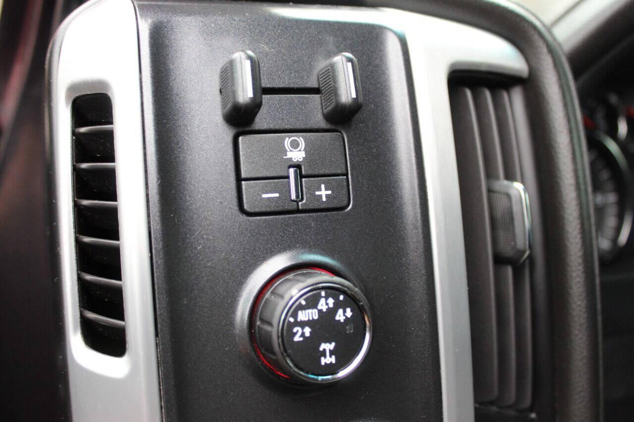 2017 Maroon GMC Sierra 1500 SLT Crew Cab Long Box 4WD (3GTU2NEC4HG) with an 5.3L V8 5.3L V8 engine, Automatic 6-Speed transmission, located at 4301 NW 39th , Oklahoma City, OK, 73112, (405) 949-5600, 35.512135, -97.598671 - NO DRIVERS LICENCE NO-FULL COVERAGE INSURANCE-NO CREDIT CHECK. COME ON OVER TO SUPERSPORTS AND TAKE A LOOK AND TEST DRIVE. PLEASE GIVE US A CALL AT (405) 949-5600. NO LICENSIA DE MANEJAR- NO SEGURO DE COBERTURA TOTAL- NO VERIFICACCION DE CREDITO. POR FAVOR VENGAN A SUPERSPORTS, ECHE UN - Photo#18