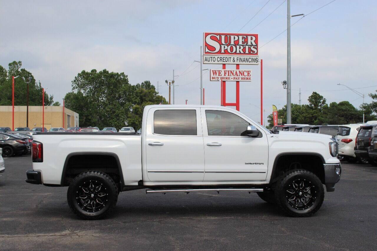 2016 White GMC Sierra 1500 SLT Crew Cab Long Box 4WD (3GTU2NEC6GG) with an 5.3L V8 5.3L V8 engine, Automatic 6-Speed transmission, located at 4301 NW 39th , Oklahoma City, OK, 73112, (405) 949-5600, 35.512135, -97.598671 - NO DRIVERS LICENCE NO-FULL COVERAGE INSURANCE-NO CREDIT CHECK. COME ON OVER TO SUPERSPORTS AND TAKE A LOOK AND TEST DRIVE. PLEASE GIVE US A CALL AT (405) 949-5600. NO LICENSIA DE MANEJAR- NO SEGURO DE COBERTURA TOTAL- NO VERIFICACCION DE CREDITO. POR FAVOR VENGAN A SUPERSPORTS, ECHE UN - Photo#3