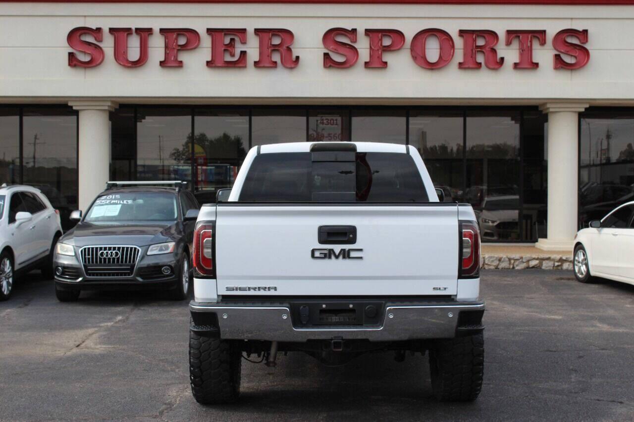 2016 White GMC Sierra 1500 SLT Crew Cab Long Box 4WD (3GTU2NEC6GG) with an 5.3L V8 5.3L V8 engine, Automatic 6-Speed transmission, located at 4301 NW 39th , Oklahoma City, OK, 73112, (405) 949-5600, 35.512135, -97.598671 - NO DRIVERS LICENCE NO-FULL COVERAGE INSURANCE-NO CREDIT CHECK. COME ON OVER TO SUPERSPORTS AND TAKE A LOOK AND TEST DRIVE. PLEASE GIVE US A CALL AT (405) 949-5600. NO LICENSIA DE MANEJAR- NO SEGURO DE COBERTURA TOTAL- NO VERIFICACCION DE CREDITO. POR FAVOR VENGAN A SUPERSPORTS, ECHE UN - Photo#4