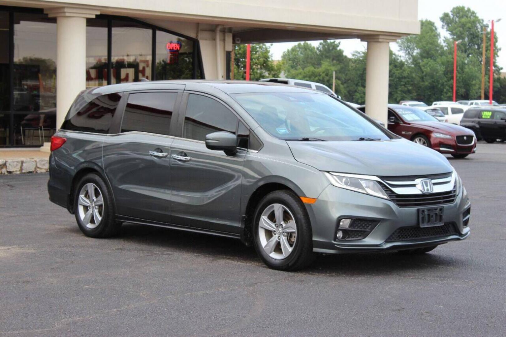 2018 Gray Honda Odyssey EXR (5FNRL6H72JB) with an 3.5L V6 SOHC 24V engine, 6A transmission, located at 4301 NW 39th , Oklahoma City, OK, 73112, (405) 949-5600, 35.512135, -97.598671 - NO DRIVERS LICENCE NO-FULL COVERAGE INSURANCE-NO CREDIT CHECK. COME ON OVER TO SUPERSPORTS AND TAKE A LOOK AND TEST DRIVE PLEASE GIVE US A CALL AT (405) 949-5600. NO LICENSIA DE MANEJAR- NO SEGURO DE COBERTURA TOTAL- NO VERIFICACCION DE CREDITO. POR FAVOR VENGAN A SUPERSPORTS - Photo#2