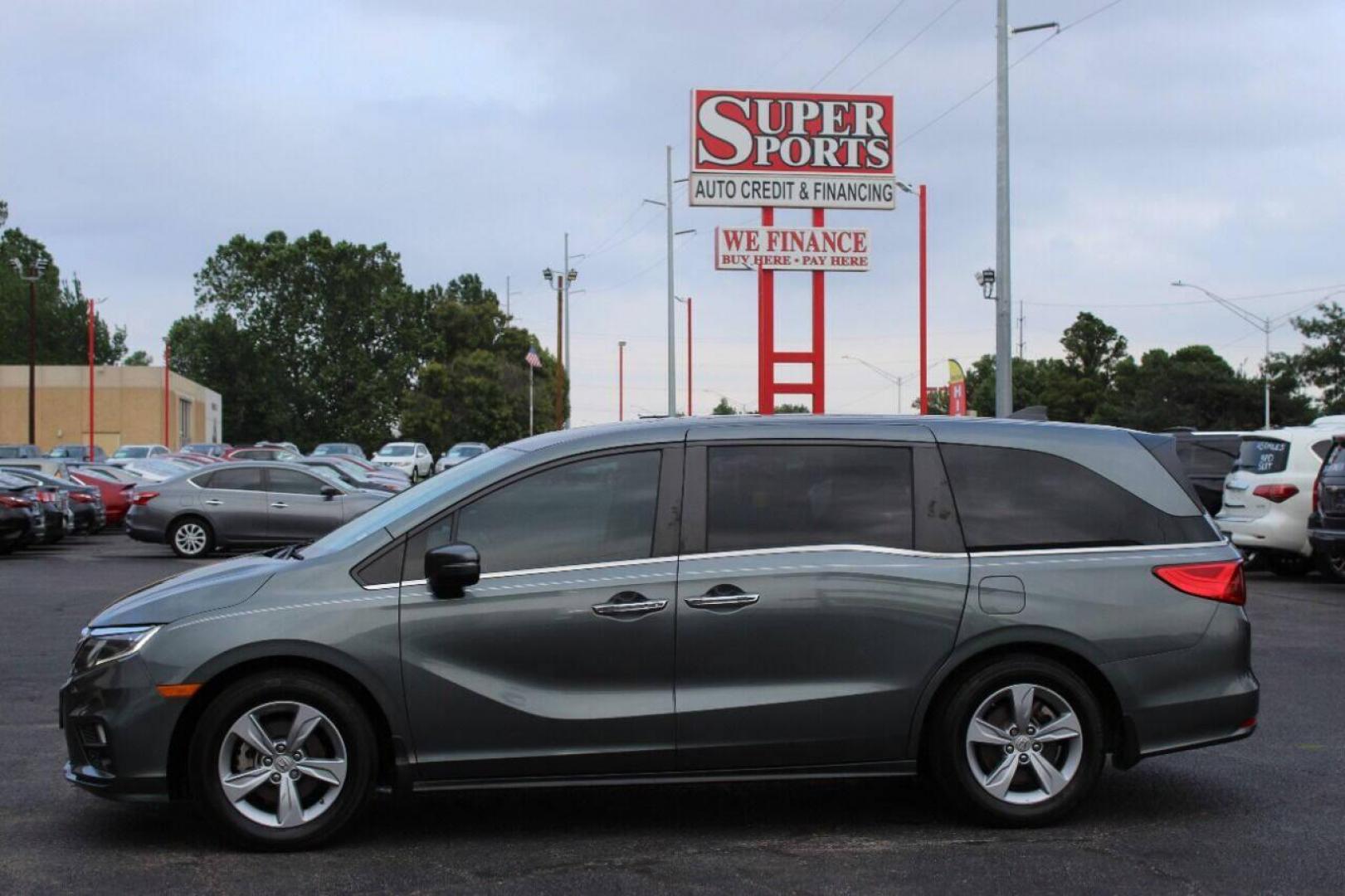 2018 Gray Honda Odyssey EXR (5FNRL6H72JB) with an 3.5L V6 SOHC 24V engine, 6A transmission, located at 4301 NW 39th , Oklahoma City, OK, 73112, (405) 949-5600, 35.512135, -97.598671 - NO DRIVERS LICENCE NO-FULL COVERAGE INSURANCE-NO CREDIT CHECK. COME ON OVER TO SUPERSPORTS AND TAKE A LOOK AND TEST DRIVE PLEASE GIVE US A CALL AT (405) 949-5600. NO LICENSIA DE MANEJAR- NO SEGURO DE COBERTURA TOTAL- NO VERIFICACCION DE CREDITO. POR FAVOR VENGAN A SUPERSPORTS - Photo#6