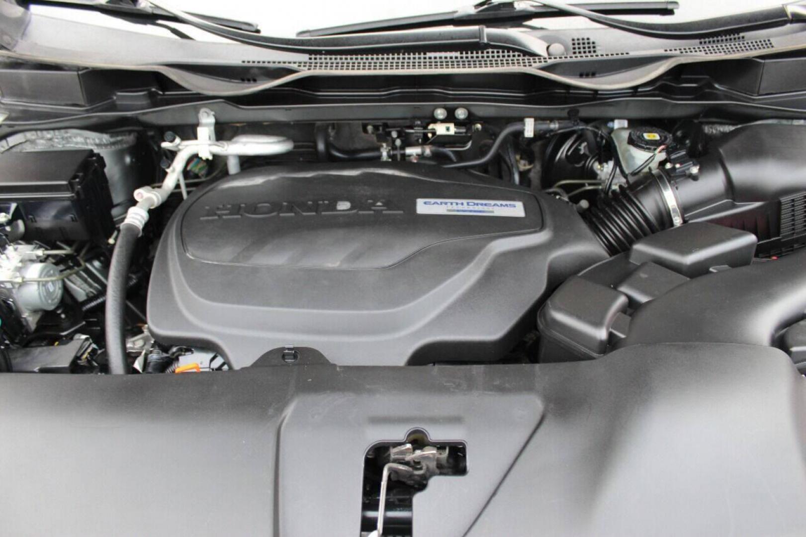 2018 Gray Honda Odyssey EXR (5FNRL6H72JB) with an 3.5L V6 SOHC 24V engine, 6A transmission, located at 4301 NW 39th , Oklahoma City, OK, 73112, (405) 949-5600, 35.512135, -97.598671 - NO DRIVERS LICENCE NO-FULL COVERAGE INSURANCE-NO CREDIT CHECK. COME ON OVER TO SUPERSPORTS AND TAKE A LOOK AND TEST DRIVE PLEASE GIVE US A CALL AT (405) 949-5600. NO LICENSIA DE MANEJAR- NO SEGURO DE COBERTURA TOTAL- NO VERIFICACCION DE CREDITO. POR FAVOR VENGAN A SUPERSPORTS - Photo#7