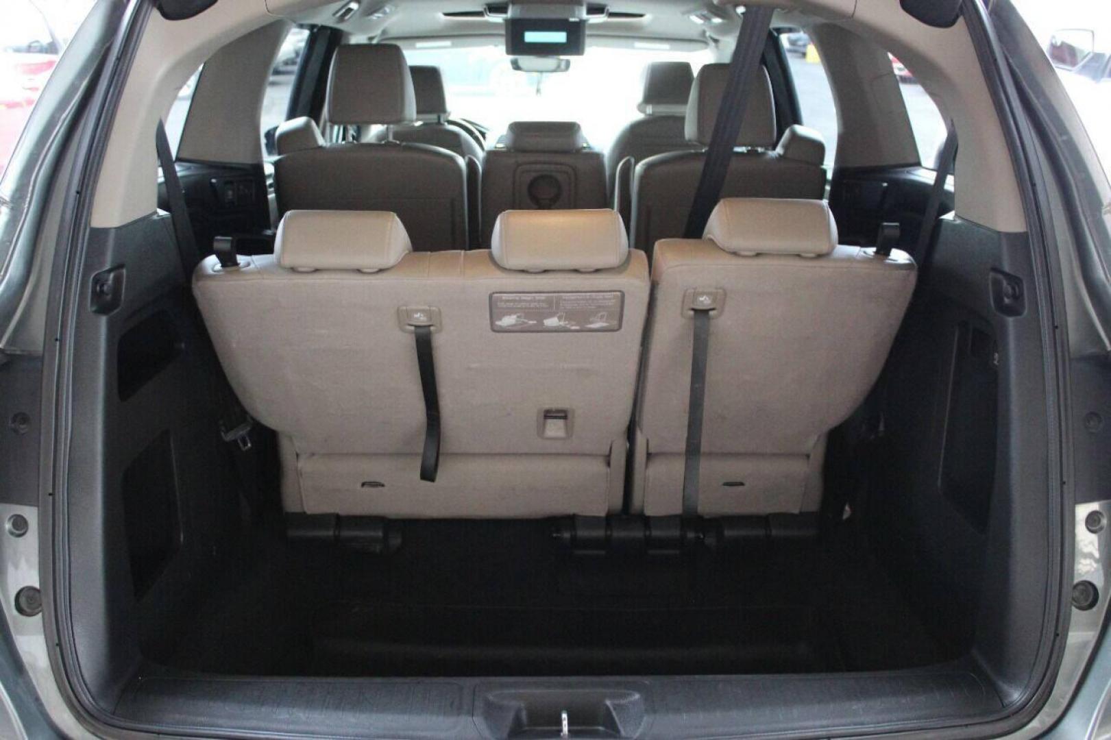2018 Gray Honda Odyssey EXR (5FNRL6H72JB) with an 3.5L V6 SOHC 24V engine, 6A transmission, located at 4301 NW 39th , Oklahoma City, OK, 73112, (405) 949-5600, 35.512135, -97.598671 - NO DRIVERS LICENCE NO-FULL COVERAGE INSURANCE-NO CREDIT CHECK. COME ON OVER TO SUPERSPORTS AND TAKE A LOOK AND TEST DRIVE PLEASE GIVE US A CALL AT (405) 949-5600. NO LICENSIA DE MANEJAR- NO SEGURO DE COBERTURA TOTAL- NO VERIFICACCION DE CREDITO. POR FAVOR VENGAN A SUPERSPORTS - Photo#12