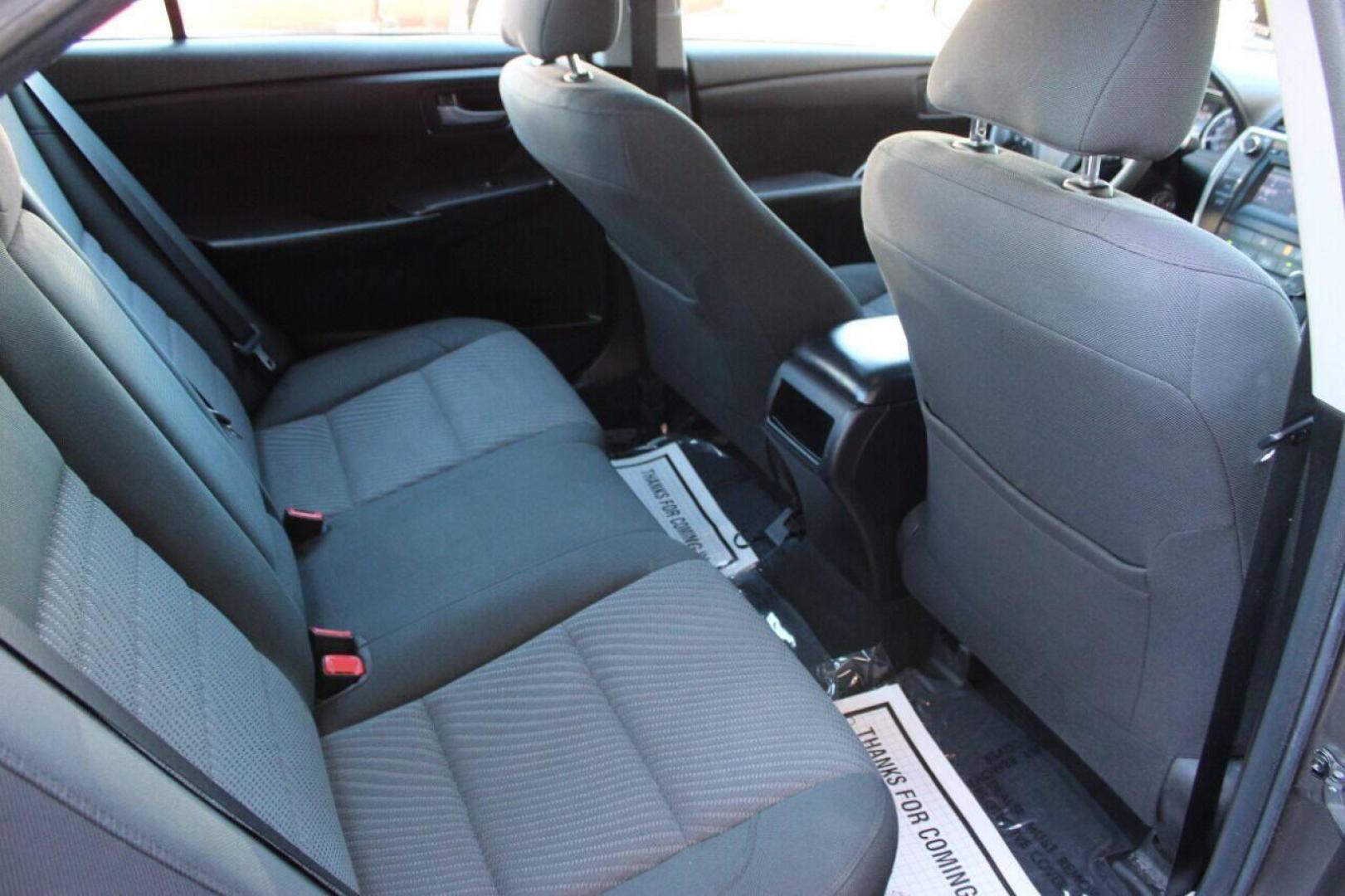 2017 Brown Toyota Camry SE (4T1BF1FKXHU) with an 2.5L L4 DOHC 16V engine, 6A transmission, located at 4301 NW 39th , Oklahoma City, OK, 73112, (405) 949-5600, 35.512135, -97.598671 - NO DRIVERS LICENCE NO-FULL COVERAGE INSURANCE-NO CREDIT CHECK. COME ON OVER TO SUPERSPORTS AND TAKE A LOOK AND TEST DRIVE. PLEASE GIVE US A CALL AT (405) 949-5600. NO LICENSIA DE MANEJAR- NO SEGURO DE COBERTURA TOTAL- NO VERIFICACCION DE CREDITO. POR FAVOR VENGAN A SUPERSPORTS, ECHE UN - Photo#10