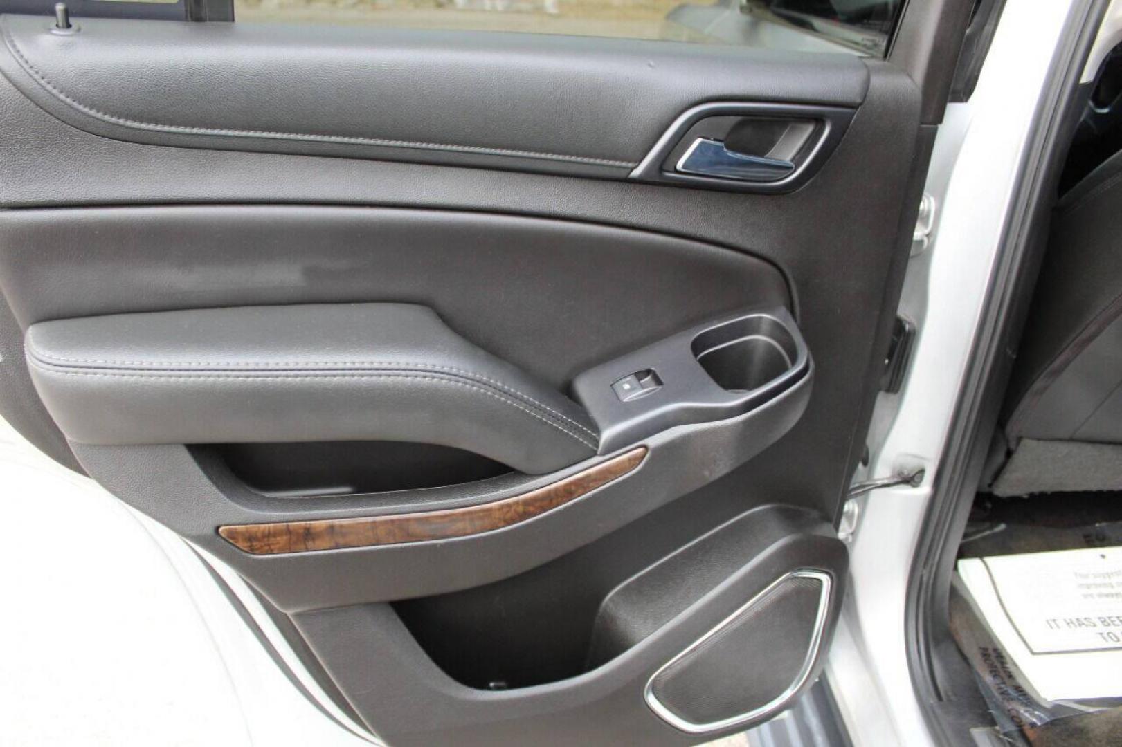 2017 Gray Chevrolet Tahoe LT 2WD (1GNSCBKC0HR) with an 5.3L V8 OHV 16V engine, 6A transmission, located at 4301 NW 39th , Oklahoma City, OK, 73112, (405) 949-5600, 35.512135, -97.598671 - Photo#15