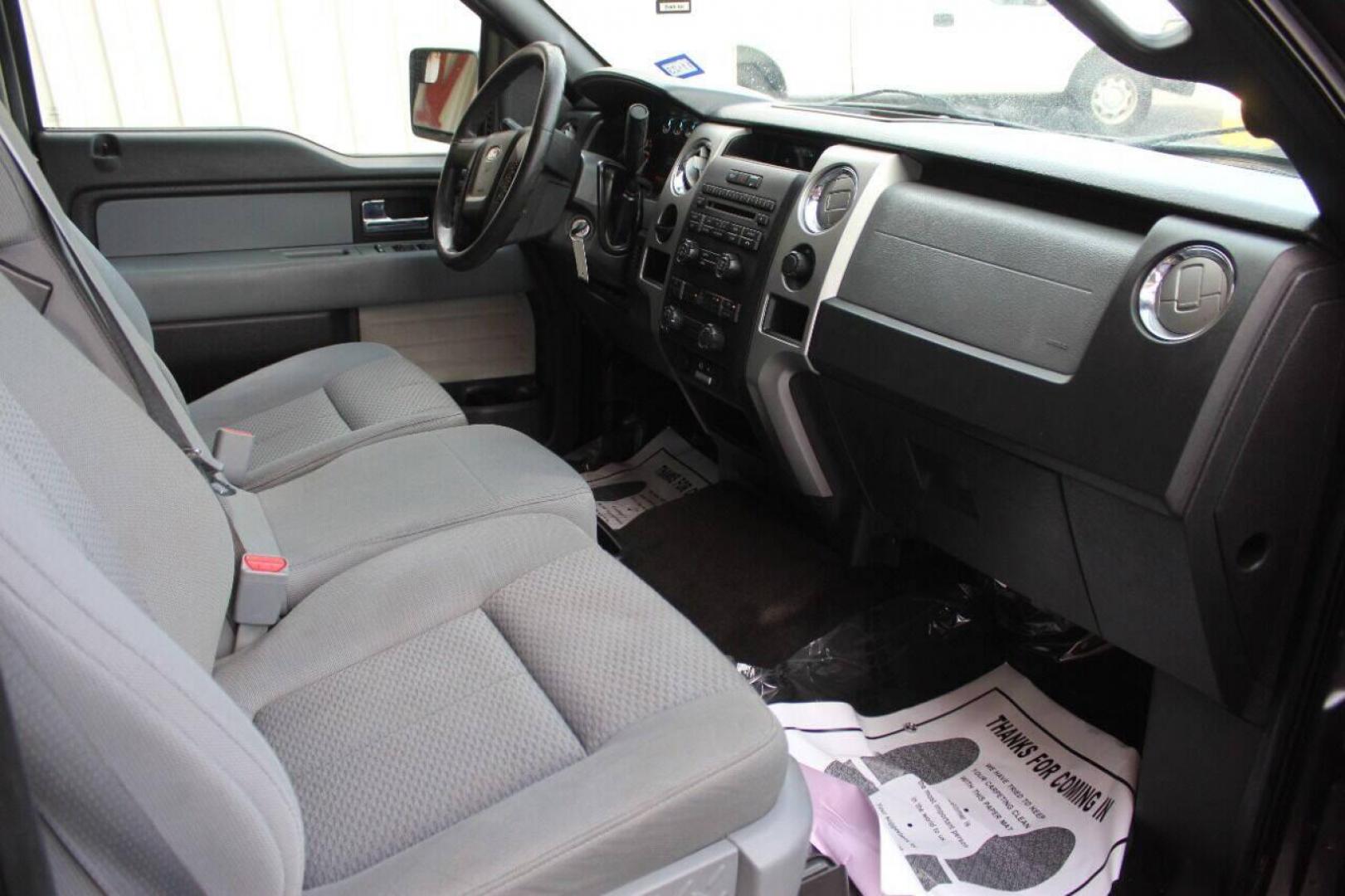 2013 Gray Ford F-150 FX2 SuperCrew 5.5-ft. Bed 2WD (1FTFW1CF9DF) with an 5.0L V8 engine, 6-Speed Automatic transmission, located at 4301 NW 39th , Oklahoma City, OK, 73112, (405) 949-5600, 35.512135, -97.598671 - NO DRIVERS LICENCE NO-FULL COVERAGE INSURANCE-NO CREDIT CHECK. COME ON OVER TO SUPERSPORTS AND TAKE A LOOK AND TEST DRIVE PLEASE GIVE US A CALL AT (405) 949-5600. NO LICENSIA DE MANEJAR- NO SEGURO DE COBERTURA TOTAL- NO VERIFICACCION DE CREDITO. POR FAVOR VENGAN A SUPERSPORTS, ECHE UN V - Photo#5