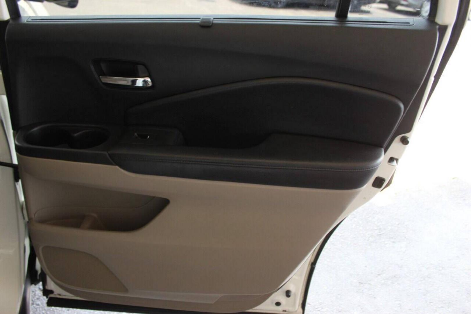 2017 White Honda Pilot Touring 2WD (5FNYF5H96HB) with an 3.5L V6 SOHC 24V engine, 9A transmission, located at 4301 NW 39th , Oklahoma City, OK, 73112, (405) 949-5600, 35.512135, -97.598671 - NO DRIVERS LICENCE NO-FULL COVERAGE INSURANCE-NO CREDIT CHECK. COME ON OVER TO SUPERSPORTS AND TAKE A LOOK AND TEST DRIVE PLEASE GIVE US A CALL AT (405) 949-5600. NO LICENSIA DE MANEJAR- NO SEGURO DE COBERTURA TOTAL- NO VERIFICACCION DE CREDITO. POR FAVOR VENGAN A SUPERSPORTS, ECHE UN VI - Photo#11