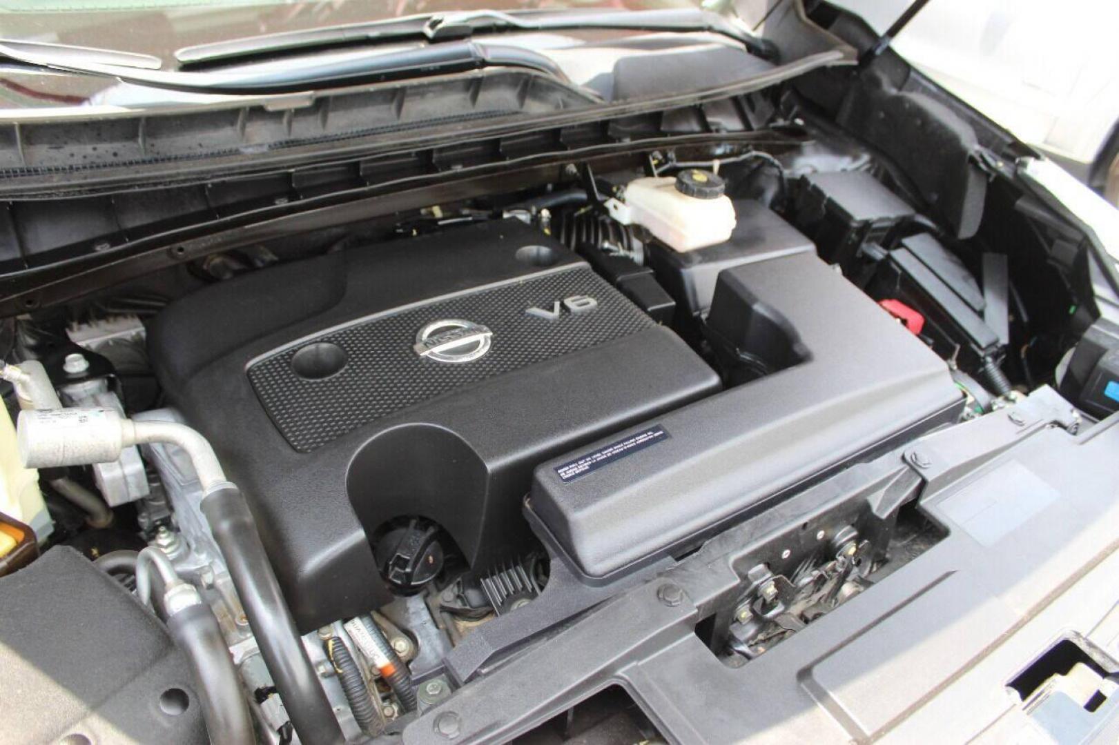 2016 Black Nissan Murano Platinum FWD (5N1AZ2MG6GN) with an 3.5L V6 DOHC 24V engine, CVT transmission, located at 4301 NW 39th , Oklahoma City, OK, 73112, (405) 949-5600, 35.512135, -97.598671 - NO DRIVERS LICENCE NO-FULL COVERAGE INSURANCE-NO CREDIT CHECK. COME ON OVER TO SUPERSPORTS AND TAKE A LOOK AND TEST DRIVE. PLEASE GIVE US A CALL AT (405) 949-5600. NO LICENSIA DE MANEJAR- NO SEGURO DE COBERTURA TOTAL- NO VERIFICACCION DE CREDITO. POR FAVOR VENGAN A SUPERSPORTS, ECHE UN - Photo#7