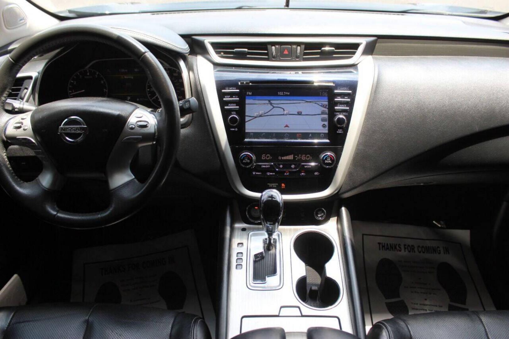 2016 Black Nissan Murano Platinum FWD (5N1AZ2MG6GN) with an 3.5L V6 DOHC 24V engine, CVT transmission, located at 4301 NW 39th , Oklahoma City, OK, 73112, (405) 949-5600, 35.512135, -97.598671 - NO DRIVERS LICENCE NO-FULL COVERAGE INSURANCE-NO CREDIT CHECK. COME ON OVER TO SUPERSPORTS AND TAKE A LOOK AND TEST DRIVE. PLEASE GIVE US A CALL AT (405) 949-5600. NO LICENSIA DE MANEJAR- NO SEGURO DE COBERTURA TOTAL- NO VERIFICACCION DE CREDITO. POR FAVOR VENGAN A SUPERSPORTS, ECHE UN - Photo#17