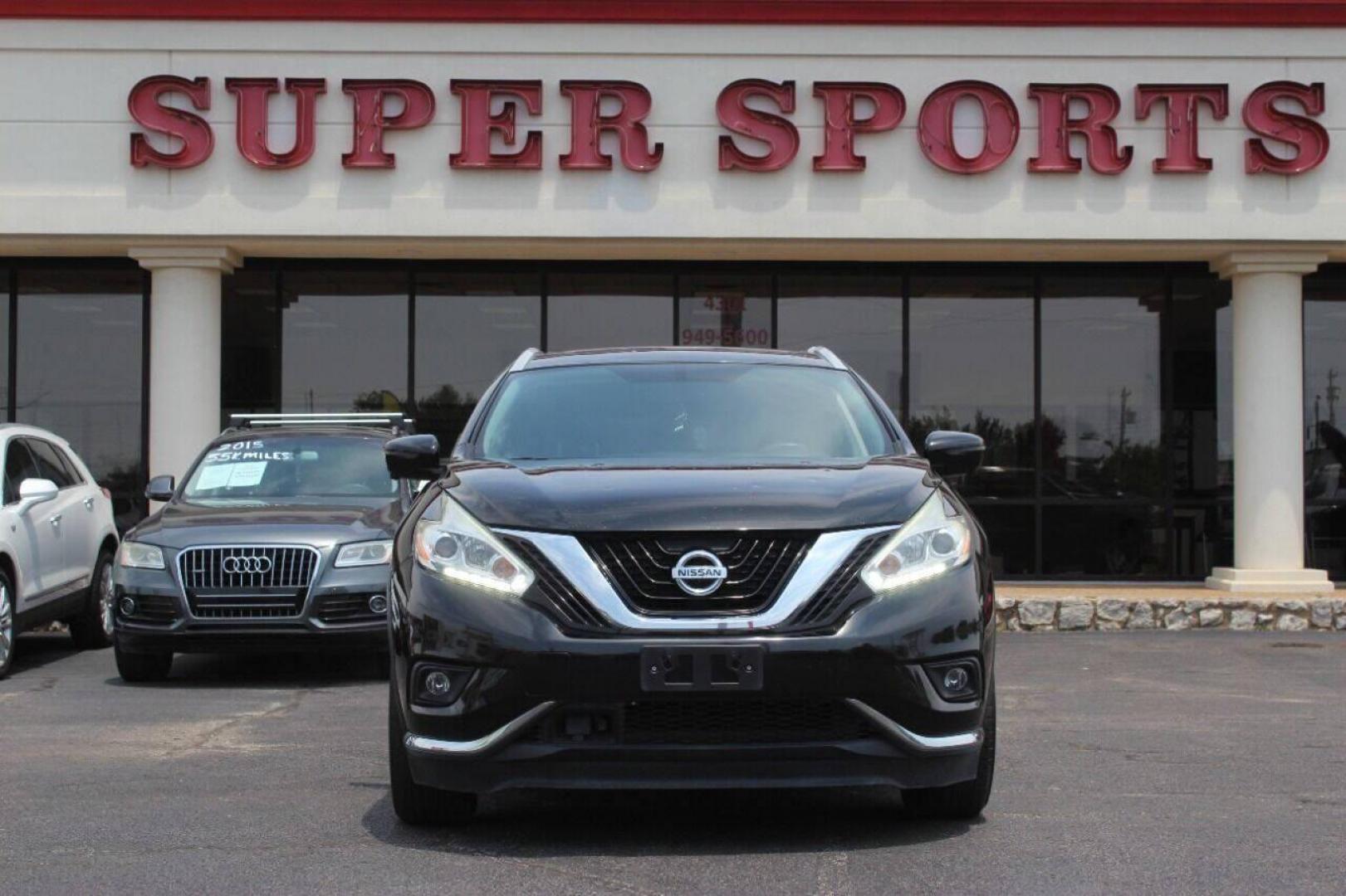 2016 Black Nissan Murano Platinum FWD (5N1AZ2MG6GN) with an 3.5L V6 DOHC 24V engine, CVT transmission, located at 4301 NW 39th , Oklahoma City, OK, 73112, (405) 949-5600, 35.512135, -97.598671 - NO DRIVERS LICENCE NO-FULL COVERAGE INSURANCE-NO CREDIT CHECK. COME ON OVER TO SUPERSPORTS AND TAKE A LOOK AND TEST DRIVE. PLEASE GIVE US A CALL AT (405) 949-5600. NO LICENSIA DE MANEJAR- NO SEGURO DE COBERTURA TOTAL- NO VERIFICACCION DE CREDITO. POR FAVOR VENGAN A SUPERSPORTS, ECHE UN - Photo#2