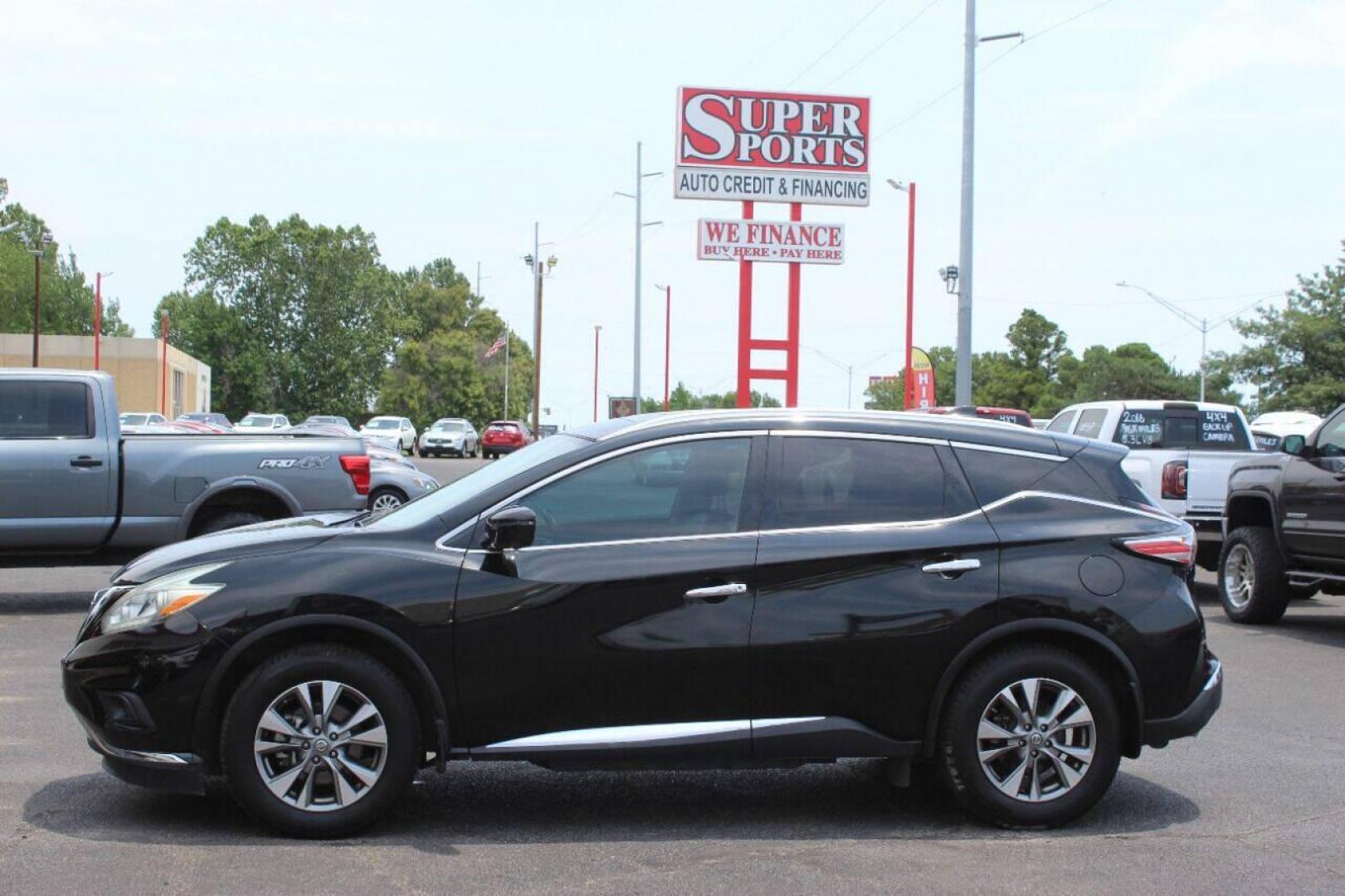 2016 Black Nissan Murano Platinum FWD (5N1AZ2MG6GN) with an 3.5L V6 DOHC 24V engine, CVT transmission, located at 4301 NW 39th , Oklahoma City, OK, 73112, (405) 949-5600, 35.512135, -97.598671 - NO DRIVERS LICENCE NO-FULL COVERAGE INSURANCE-NO CREDIT CHECK. COME ON OVER TO SUPERSPORTS AND TAKE A LOOK AND TEST DRIVE. PLEASE GIVE US A CALL AT (405) 949-5600. NO LICENSIA DE MANEJAR- NO SEGURO DE COBERTURA TOTAL- NO VERIFICACCION DE CREDITO. POR FAVOR VENGAN A SUPERSPORTS, ECHE UN - Photo#6