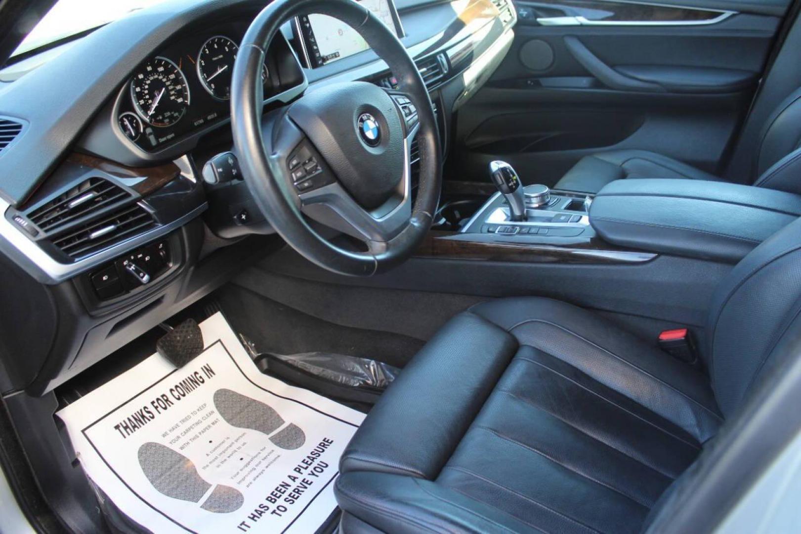 2017 Gray BMW X5 sDrive35i (5UXKR2C39H0) with an 3.0L L6 DOHC 24V engine, 8A transmission, located at 4301 NW 39th , Oklahoma City, OK, 73112, (405) 949-5600, 35.512135, -97.598671 - NO DRIVERS LICENCE NO-FULL COVERAGE INSURANCE-NO CREDIT CHECK. COME ON OVER TO SUPERSPORTS AND TAKE A LOOK AND TEST DRIVE. PLEASE GIVE US A CALL AT (405) 949-5600. NO LICENSIA DE MANEJAR- NO SEGURO DE COBERTURA TOTAL- NO VERIFICACCION DE CREDITO. POR FAVOR VENGAN A SUPERSPORTS, ECHE UN - Photo#17