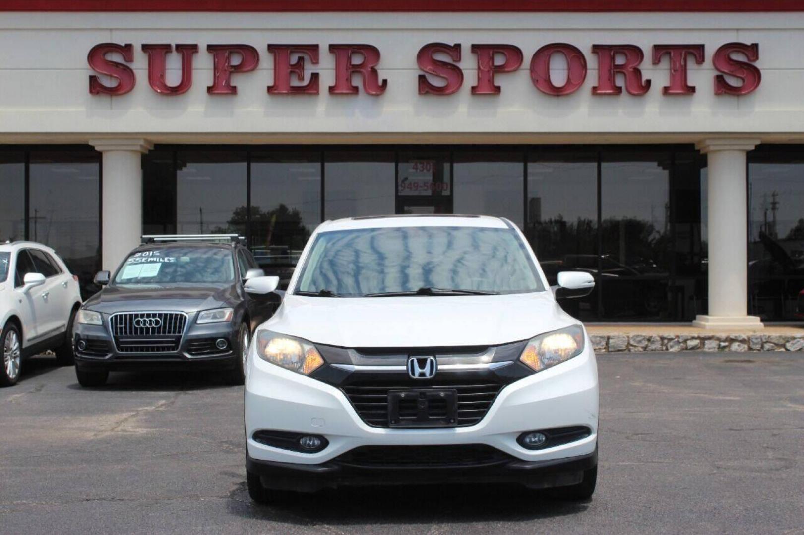 2016 White Honda HR-V EX 2WD CVT (3CZRU5H54GM) with an 1.8L L4 DOHC 16V engine, Continuously Variable Transmission transmission, located at 4301 NW 39th , Oklahoma City, OK, 73112, (405) 949-5600, 35.512135, -97.598671 - NO DRIVERS LICENCE NO-FULL COVERAGE INSURANCE-NO CREDIT CHECK. COME ON OVER TO SUPERSPORTS AND TAKE A LOOK AND TEST DRIVE PLEASE GIVE US A CALL AT (405) 949-5600. NO LICENSIA DE MANEJAR- NO SEGURO DE COBERTURA TOTAL- NO VERIFICACCION DE CREDITO. POR FAVOR VENGAN A SUPERSPORTS, ECHE UN VI - Photo#0