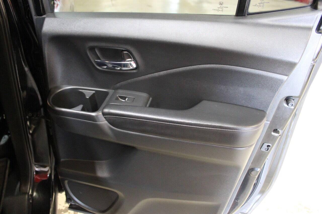 2017 Black Honda Ridgeline RTL-T (5FPYK2F61HB) with an 3.5L V6 SOHC 24V engine, 6A transmission, located at 4301 NW 39th , Oklahoma City, OK, 73112, (405) 949-5600, 35.512135, -97.598671 - Photo#11