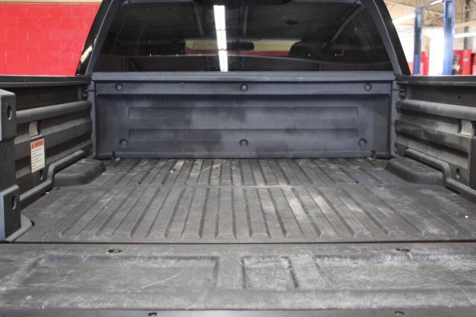 2017 Black Honda Ridgeline RTL-T (5FPYK2F61HB) with an 3.5L V6 SOHC 24V engine, 6A transmission, located at 4301 NW 39th , Oklahoma City, OK, 73112, (405) 949-5600, 35.512135, -97.598671 - NO DRIVERS LICENCE NO-FULL COVERAGE INSURANCE-NO CREDIT CHECK. COME ON OVER TO SUPERSPORTS AND TAKE A LOOK AND TEST DRIVE. PLEASE GIVE US A CALL AT (405) 949-5600. NO LICENSIA DE MANEJAR- NO SEGURO DE COBERTURA TOTAL- NO VERIFICACCION DE CREDITO. POR FAVOR VENGAN A SUPERSPORTS, ECHE UN - Photo#13